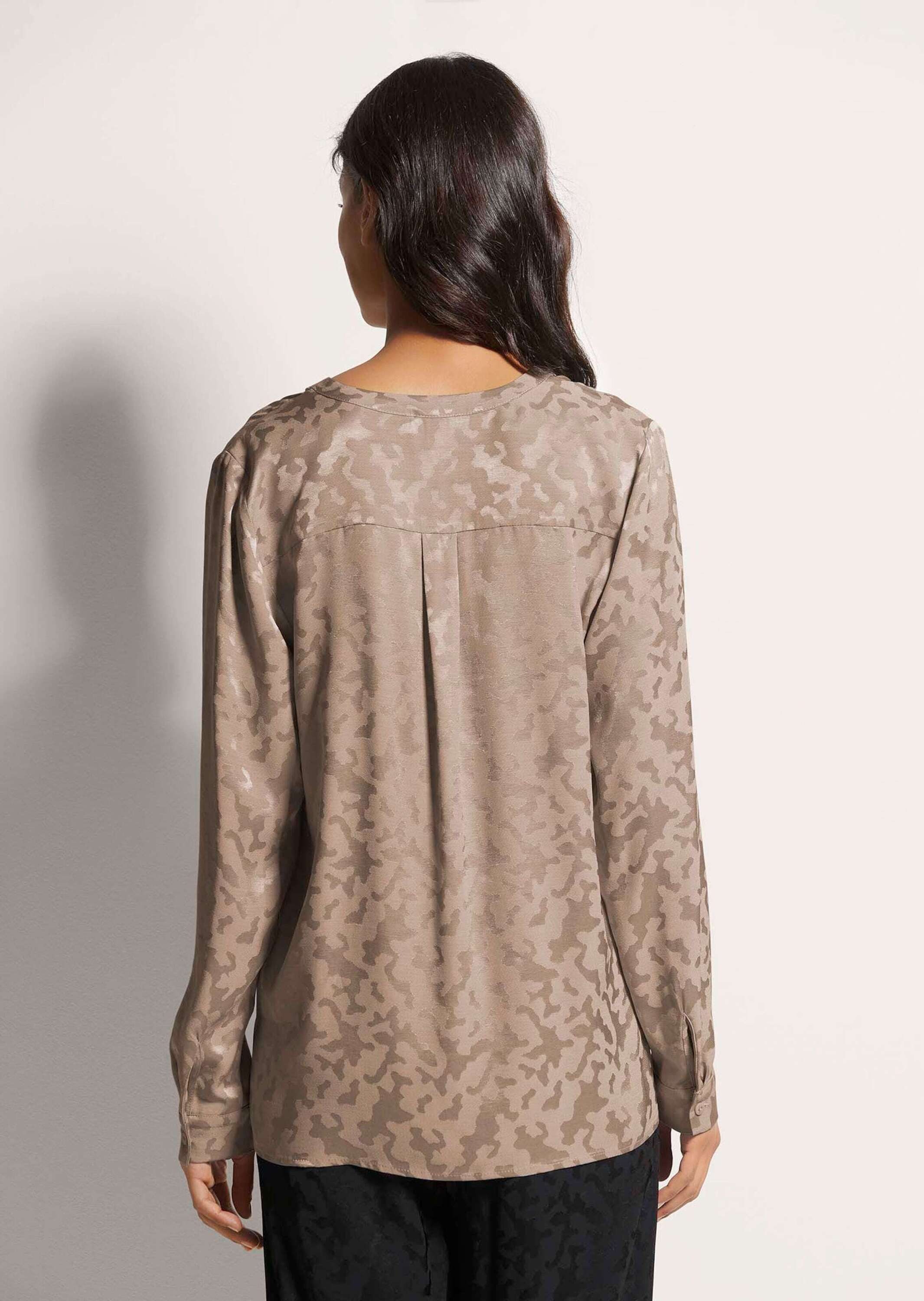 MADELEINE Langarmbluse Modische Longbluse mit V-Ausschnitt Camouflage-Dessin und verdeckte Knopfleiste als Eyecatcher