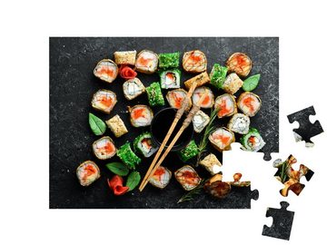puzzleYOU Puzzle Sushi-Rollen mit Meeresfrüchten auf einer Platte, 48 Puzzleteile, puzzleYOU-Kollektionen Sushi