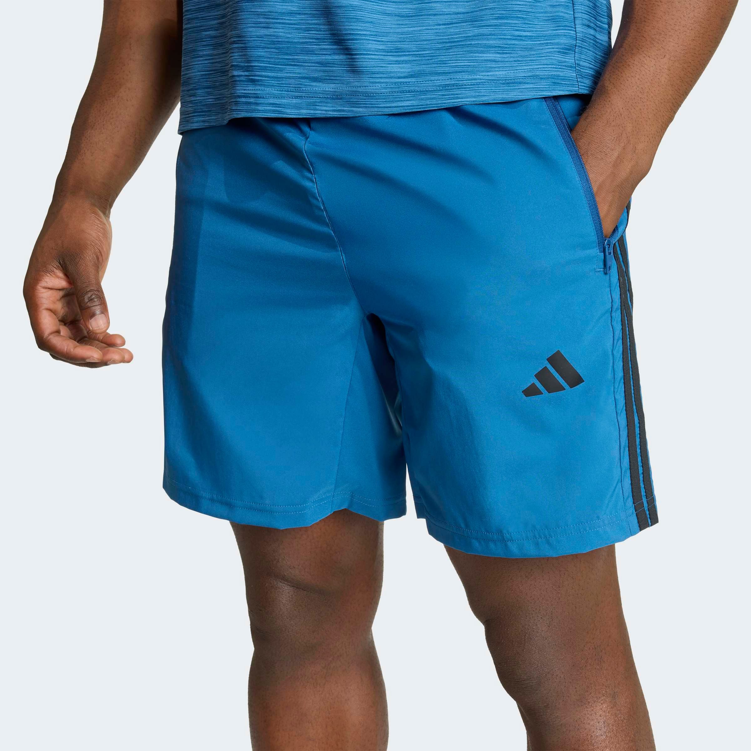 adidas Performance Shorts WORKOUT ESSENTIALS BASE 3-STREIFEN WOVEN für Fitness und Sportmode, normal-weite Passform