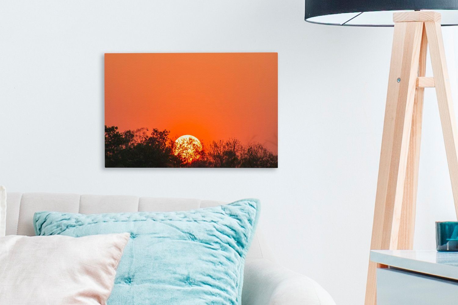Die (1 Leinwandbilder, Sonne 30x20 cm den Leinwandbild einer hinter Hitzewelle, aufgehende Wanddeko, Wandbild OneMillionCanvasses® während Aufhängefertig, Bäumen St),