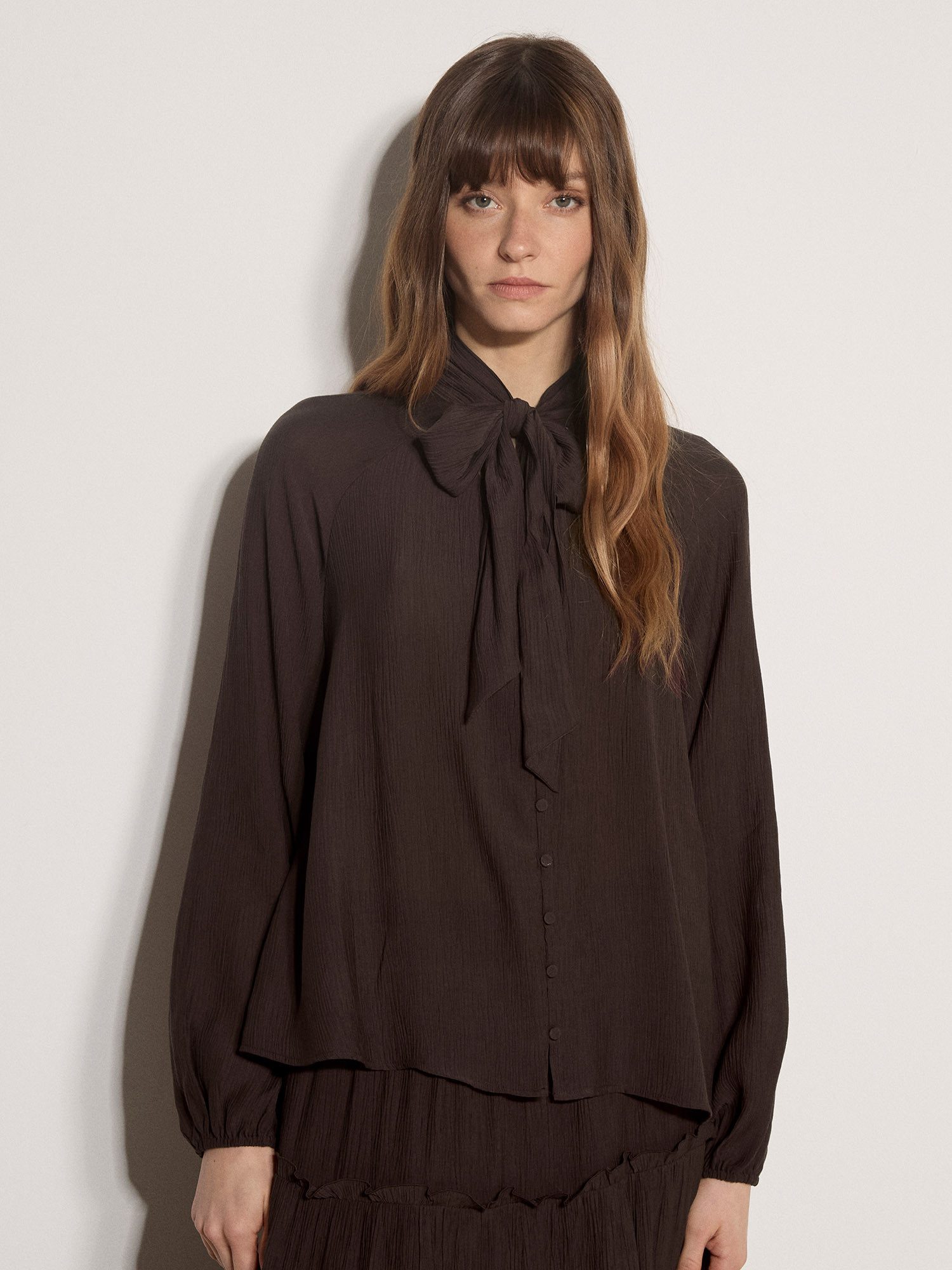 Apricot Klassische Bluse Strukturierte Bluse mit Schleifenkragen