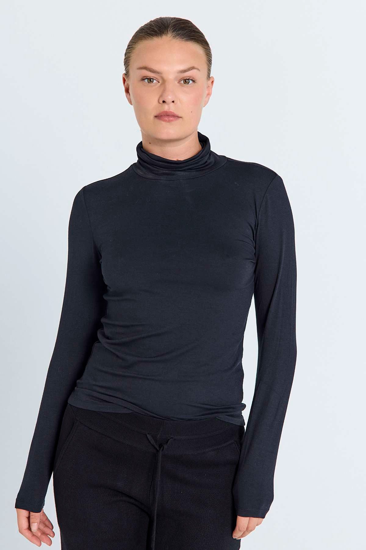 FREEQUENT Rollkragenshirt mit Viskose und Stretch / Körpernah