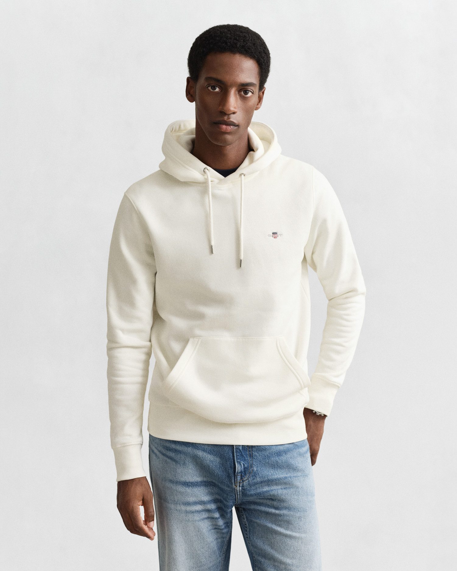Gant Hoodie REG SHIELD HOODIE mit Logostickerei auf der Brust
