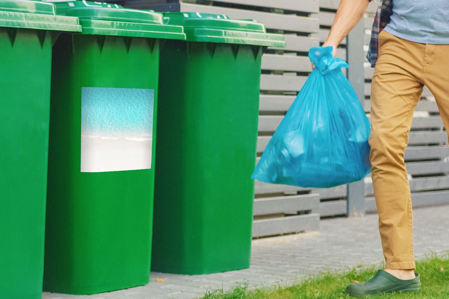 Mülleimer-aufkleber, - Wasser Container, MuchoWow Sticker, Mülltonne, Strand Blau St), Abfalbehälter - Wandsticker (1