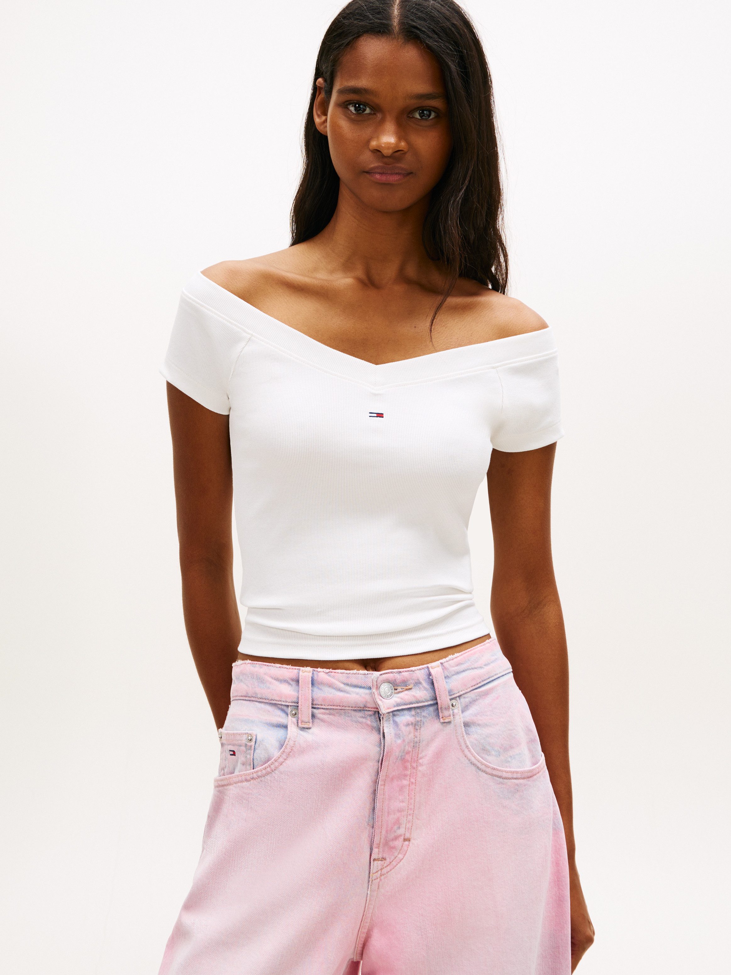 Tommy Jeans Kurzarmshirt TJW SLIM OFF SHOULDER RIB SS TOP mit gerippter Struktur, schulterfrei