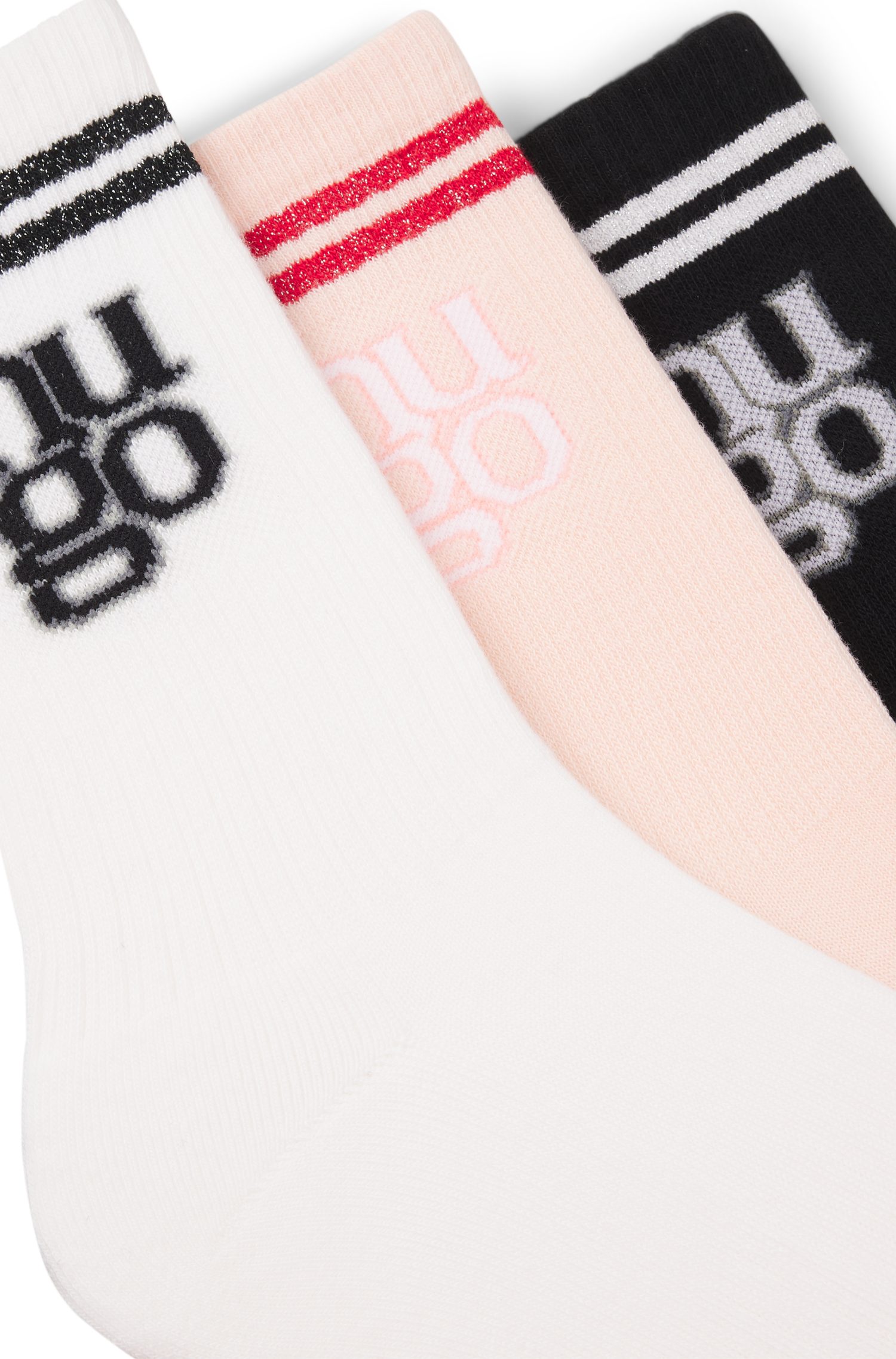 HUGO Socken (Packung, 3-Paar) Logo mit Used-Look, Rippstrick, Verstärkter Fersen- und Zehenbereich