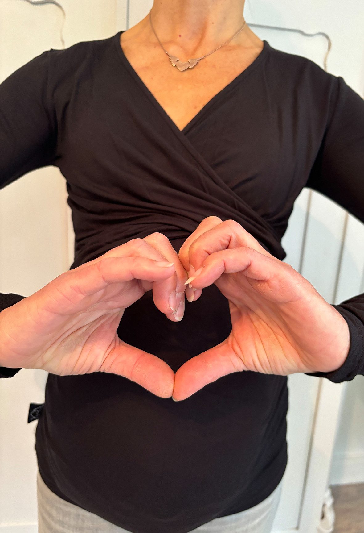 petit amour maternity shirt GIL maternity wear nursing top long sleeve for pregnant women nursing function in solid color