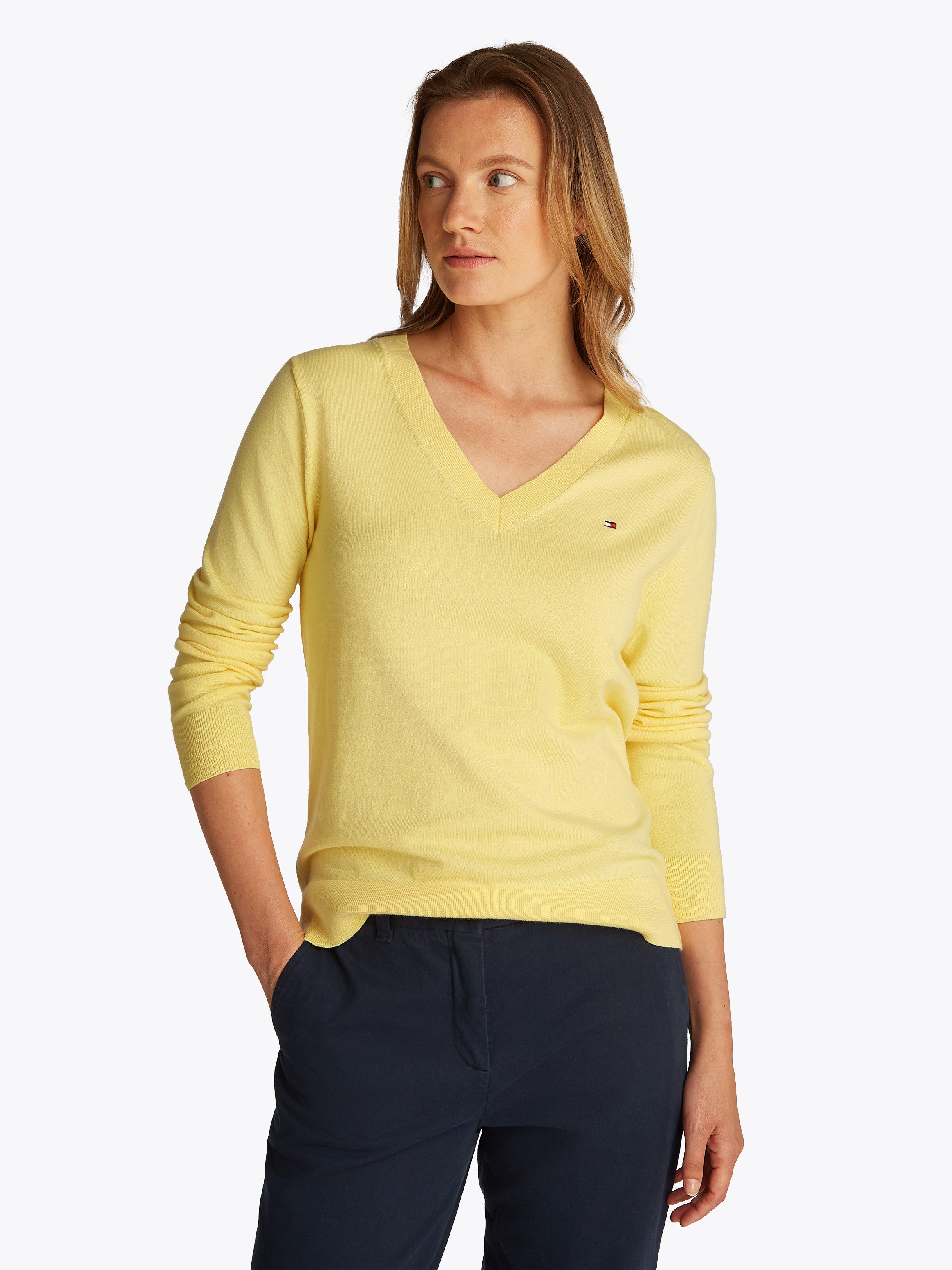 Tommy Hilfiger Strickpullover STITCH V-NECK mit Knopfdetail am Ärmel, Regular Fit