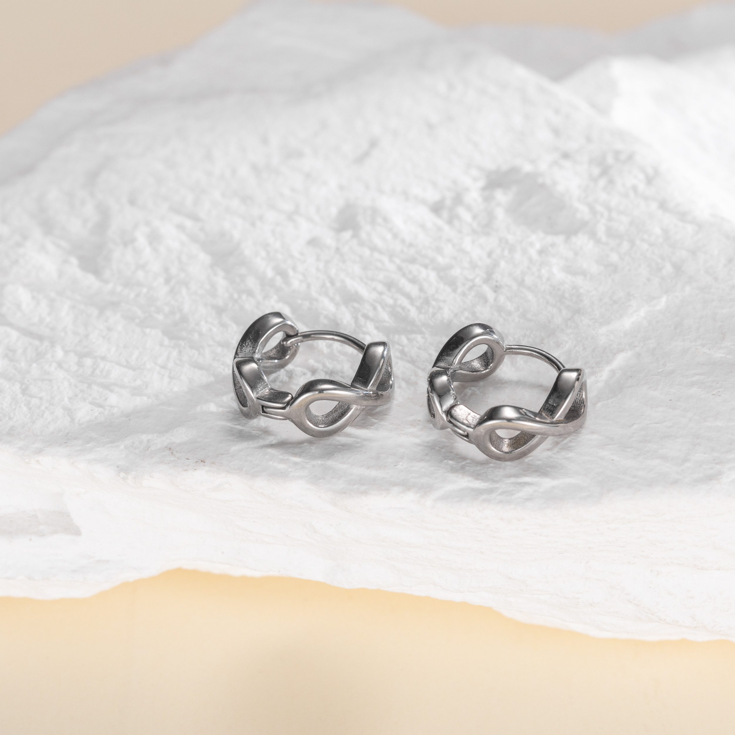 Firetti Paar Creolen Schmuck Geschenk Edelstahl Ohrschmuck Infinity Unendlichkeitsschleife