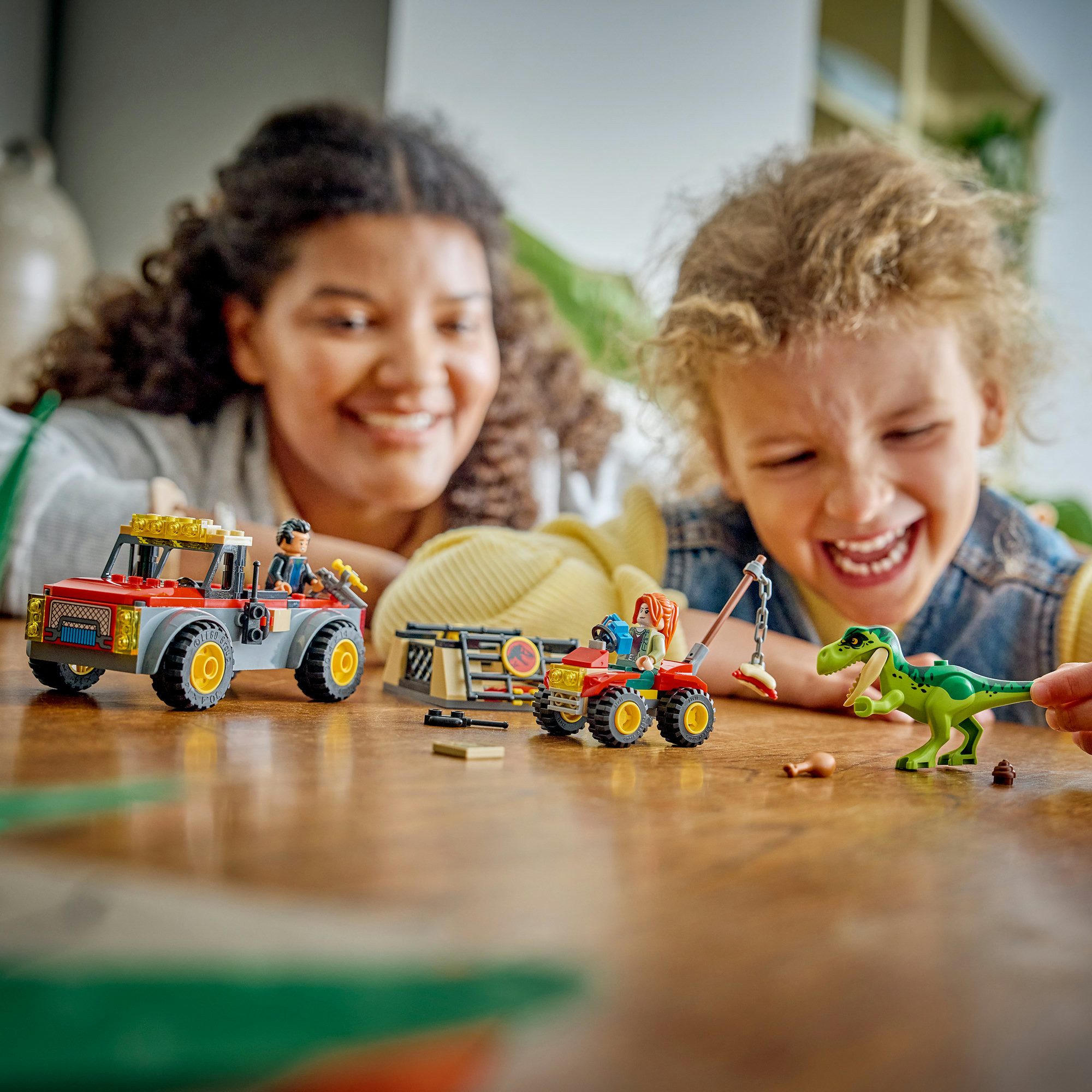LEGO® Transporter für den Jungen T.Rex (77978), LEGO Jurassic World Konstruktionsspielsteine, (115 St), Made in Europe