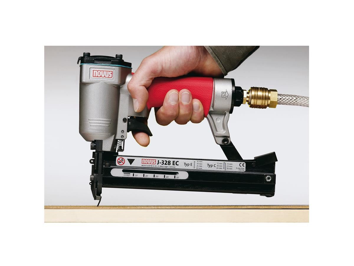 NOVUS Druckluft-Tacker J-328, (Set, 2 tlg., inklusive Koffer), Max. Betriebsdruck 8 bar