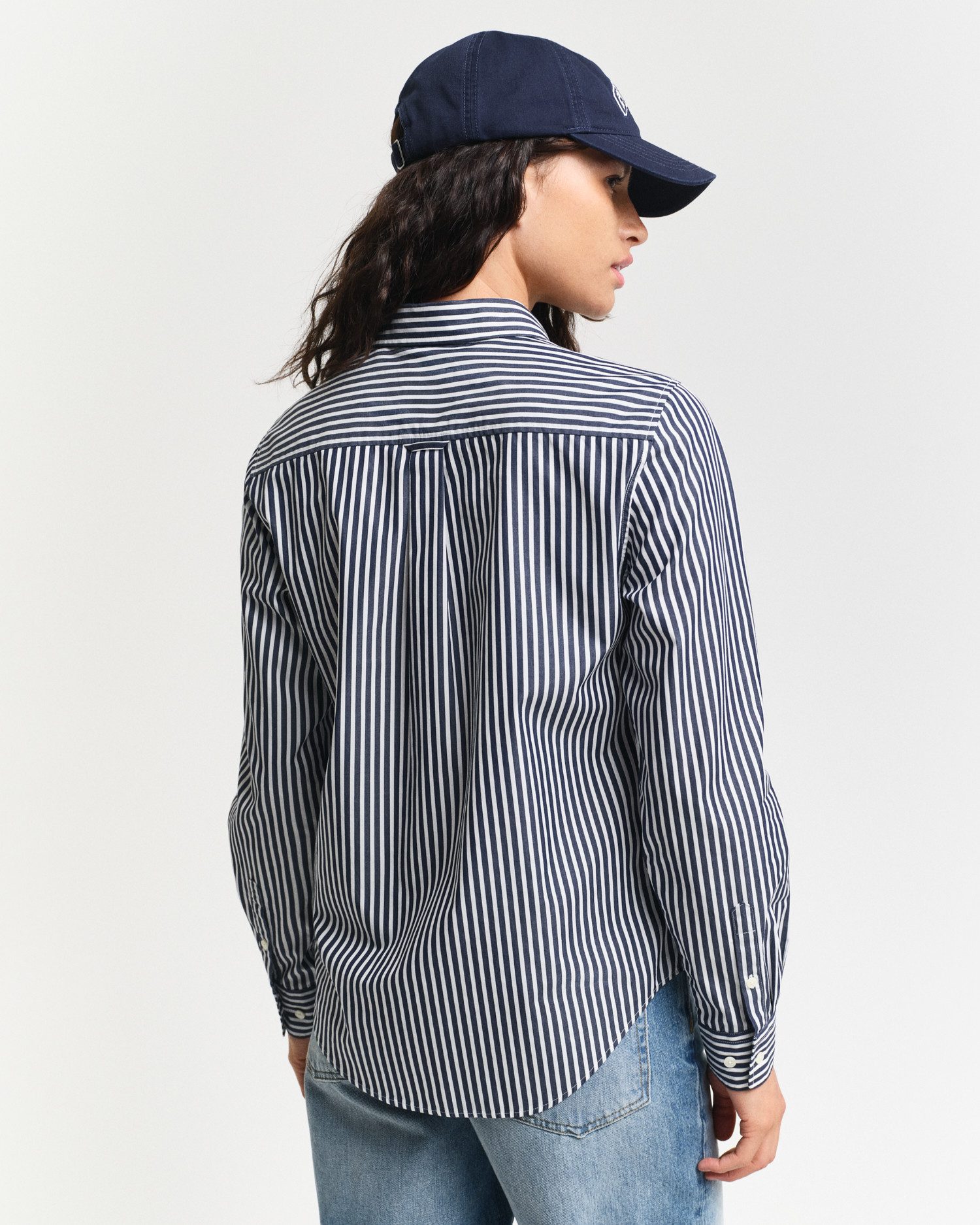 Gant Hemdbluse REG POPLIN STRIPED SHIRT mit einer kleinen Logostickerei auf der Brust