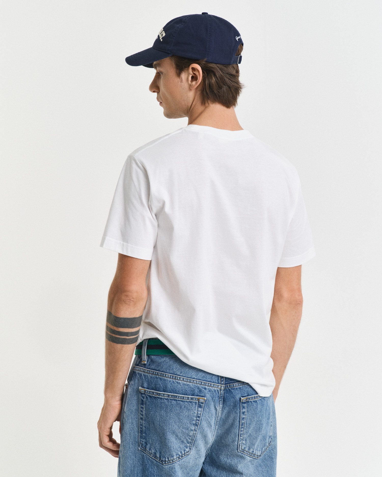 Gant T-Shirt REG ARCHIVE SHIELD EMB SS T-SHIRT von dem Archiv aus den 1980er-Jahren inspiriert