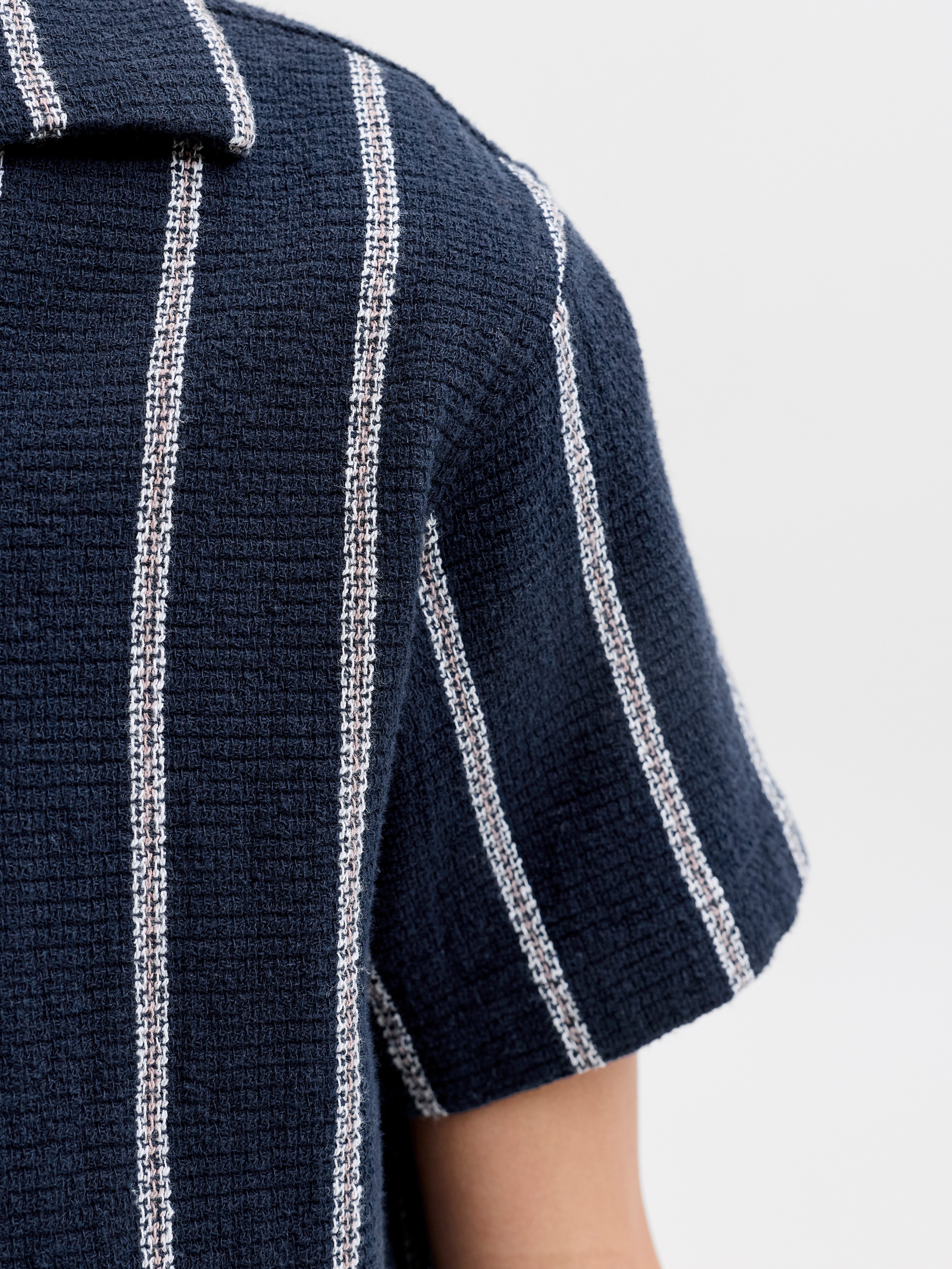 Jack & Jones Junior Kurzarmhemd JORCOBA STRIPE RESORT SHIRT SS SN JNR Baumwolle, locker geschnitten – Bild 4 von 5