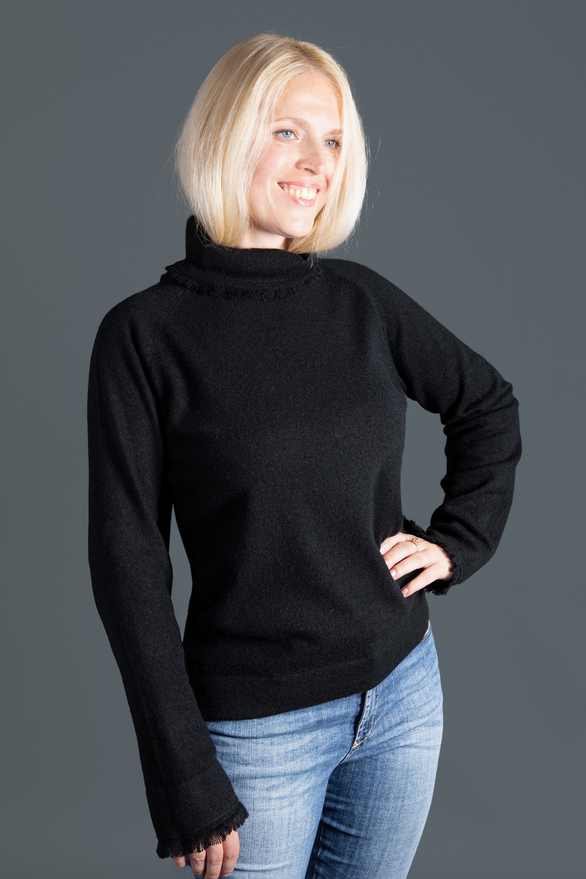 Ariun Kaschmirpullover Fransen am Kragensaum und an den Ärmeln günstig online kaufen