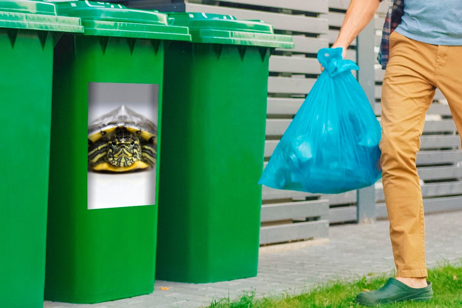 MuchoWow Wandsticker Schildkröte St), Container, Sticker, (1 Mülleimer-aufkleber, Abfalbehälter einer Mülltonne, Nahaufnahme