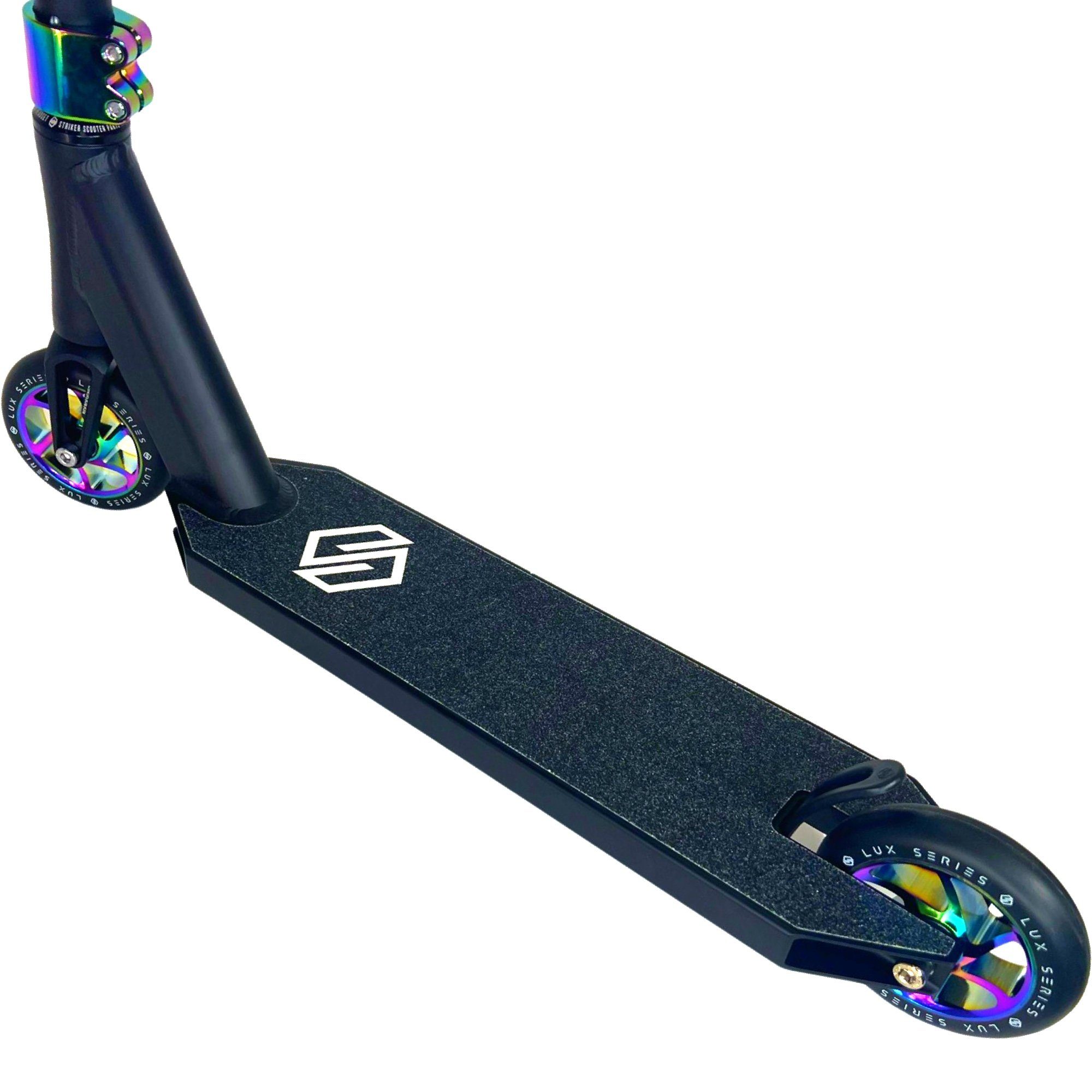 Striker schwarz/neochrome Stuntscooter Striker Stunt-Scooter Lux Youth H=75,5cm 2,95kg