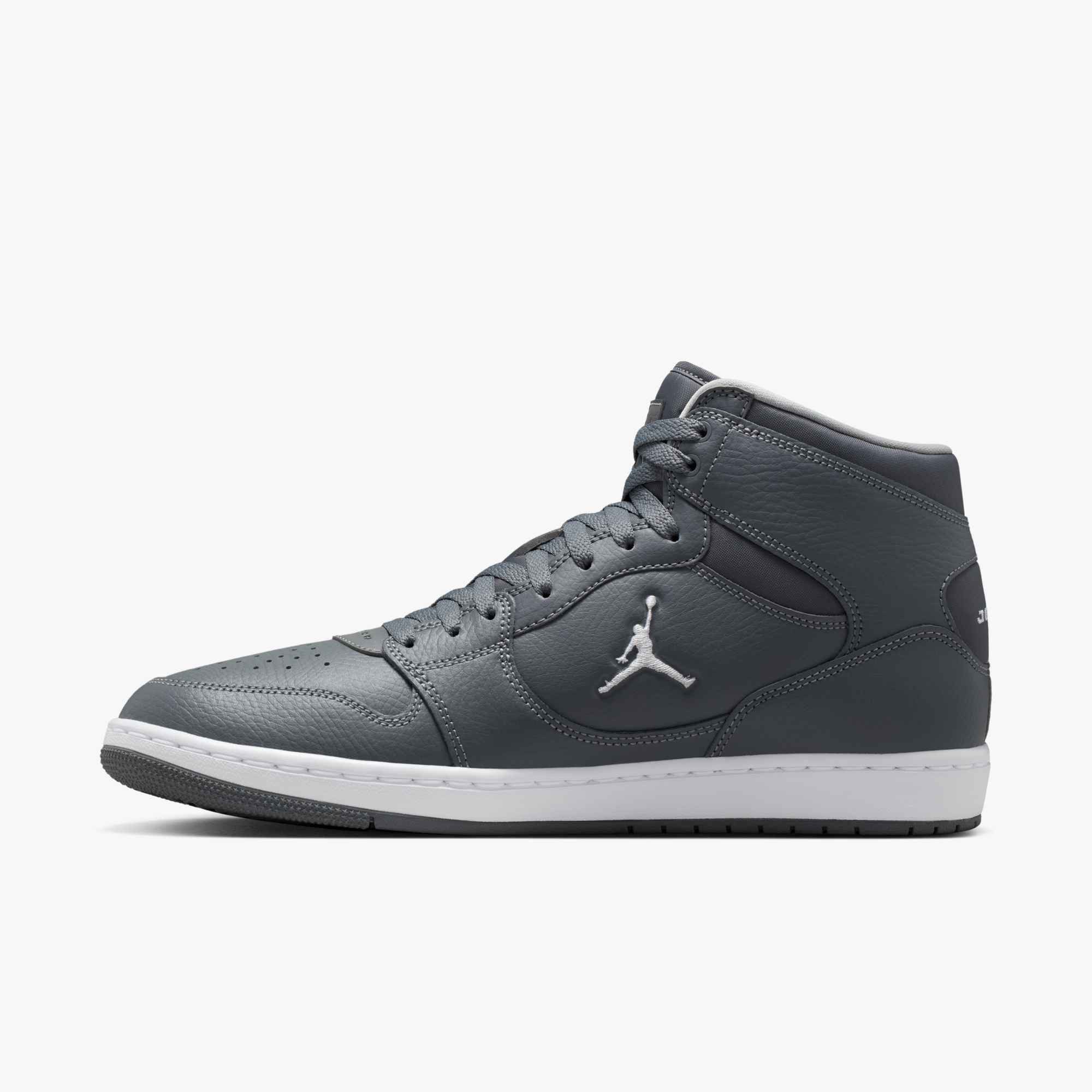 Jordan Jordan Court Connect Mid Sneaker inspiriert vom Look des Air Jordan 1