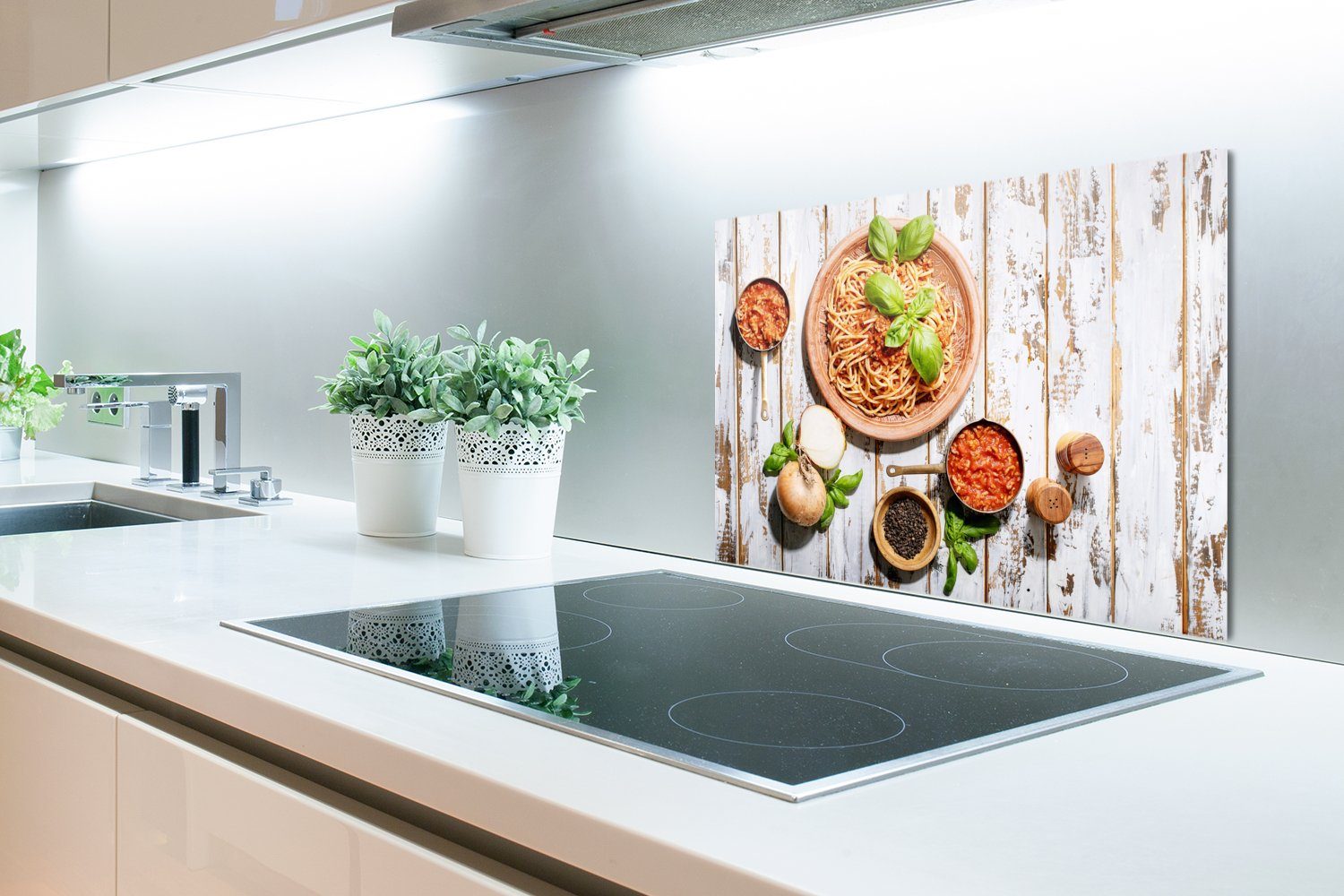 Wandschutz, Temperaturbeständig - (1-tlg), küchen Küchenrückwand Gemüse, Herdblende aus Nudeln - Basilikum MuchoWow 60x40 cm,