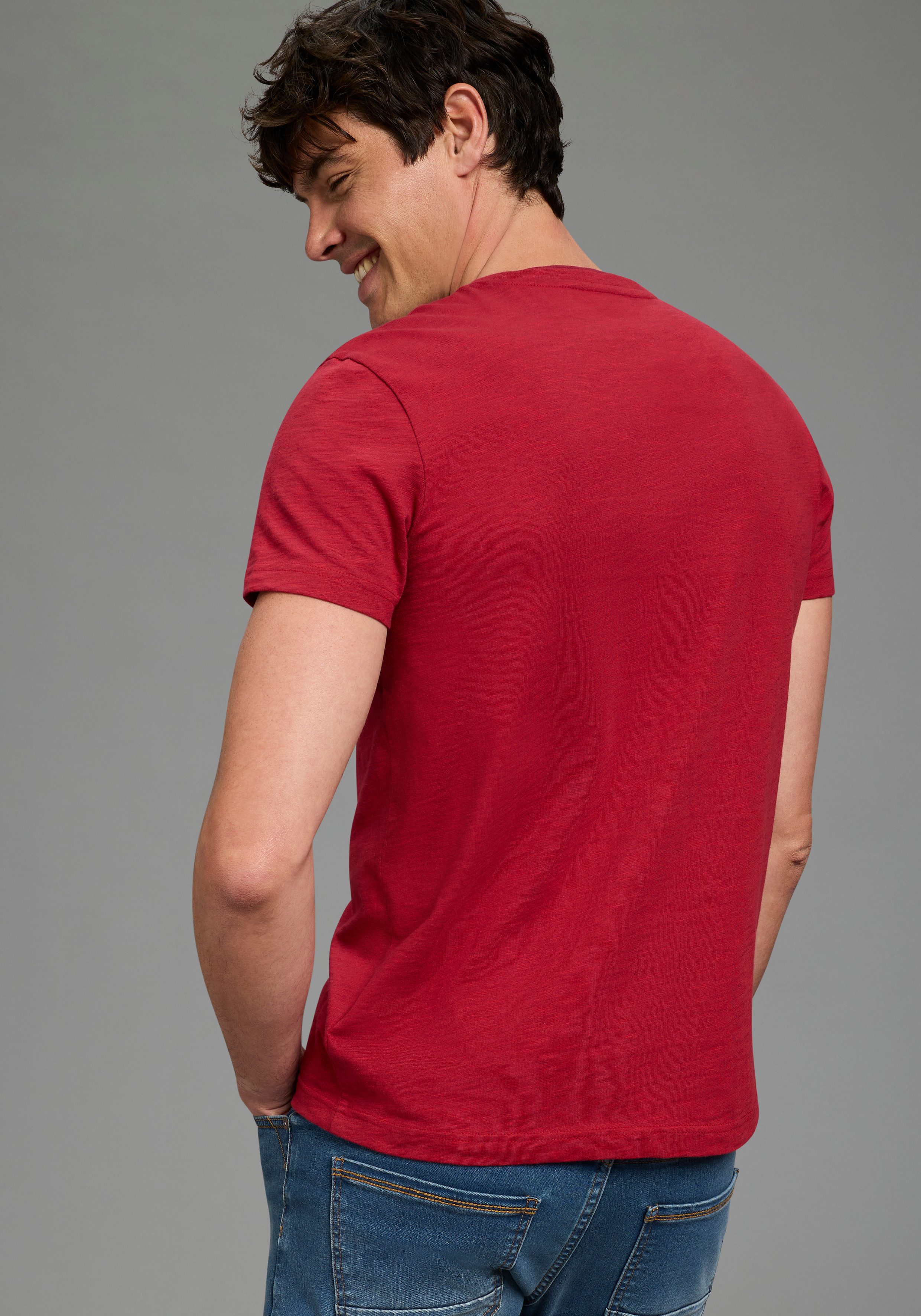 Bruno Banani T-Shirt Mit Doppelkragen und Zierbrusttasche