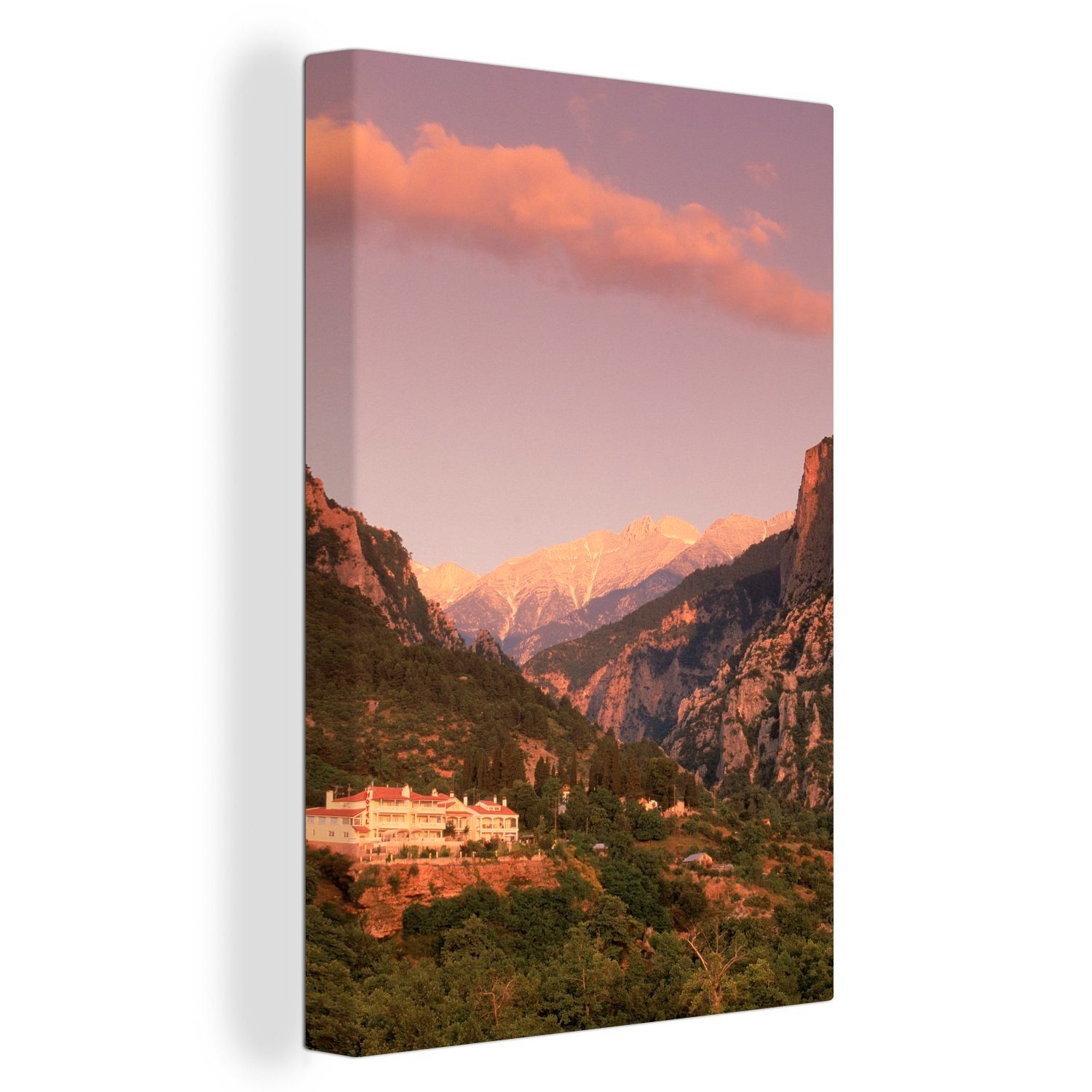 OneMillionCanvasses® Leinwandbild Griechischer Berg Olymp mit einem Hotel im Vordergrund, (1 St), Leinwandbild fertig bespannt inkl. Zackenaufhänger, Gemälde, 20x30 cm