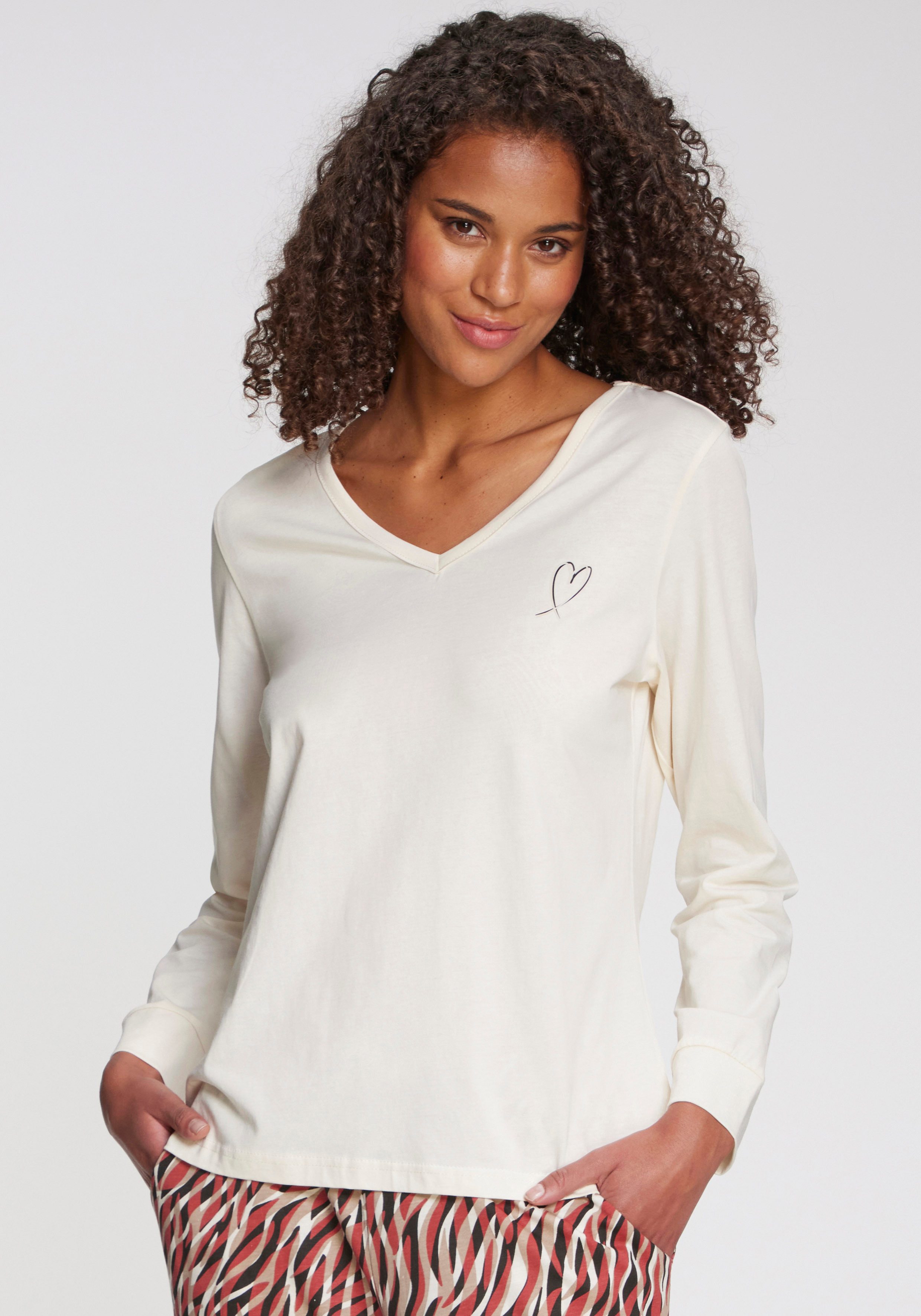 Vivance Dreams Longsleeve mit kleinem Herzprint günstig online kaufen