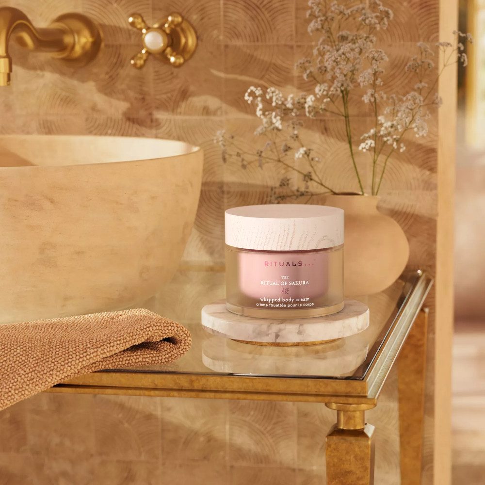 Rituals Körpercreme The Ritual of Sakura Whipped Body Cream – 220 ml, Glas, 1-tlg., Whipped Cream: 48 h Feuchtigkeit, Kirschblüte & Reismilch, Refill-Glas