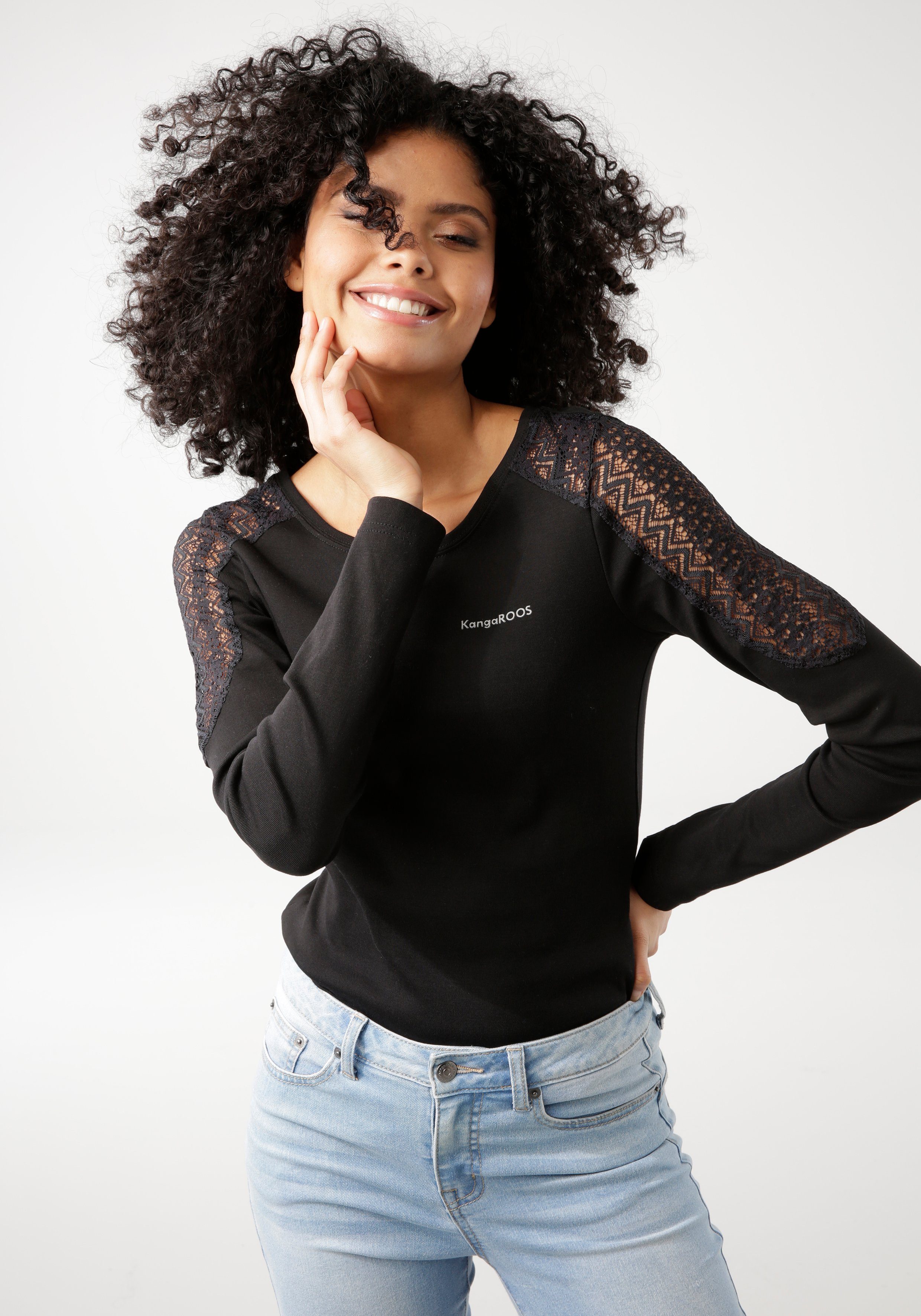KangaROOS Langarmshirt Langarm, sehr figurbetonte Passform, aus Rippware