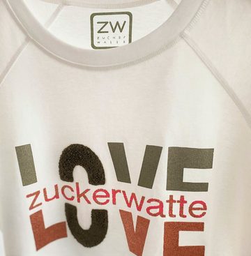 Zuckerwatte T-Shirt mit Frontprint und aufwendiger Stickerei, aus 100% Baumwolle