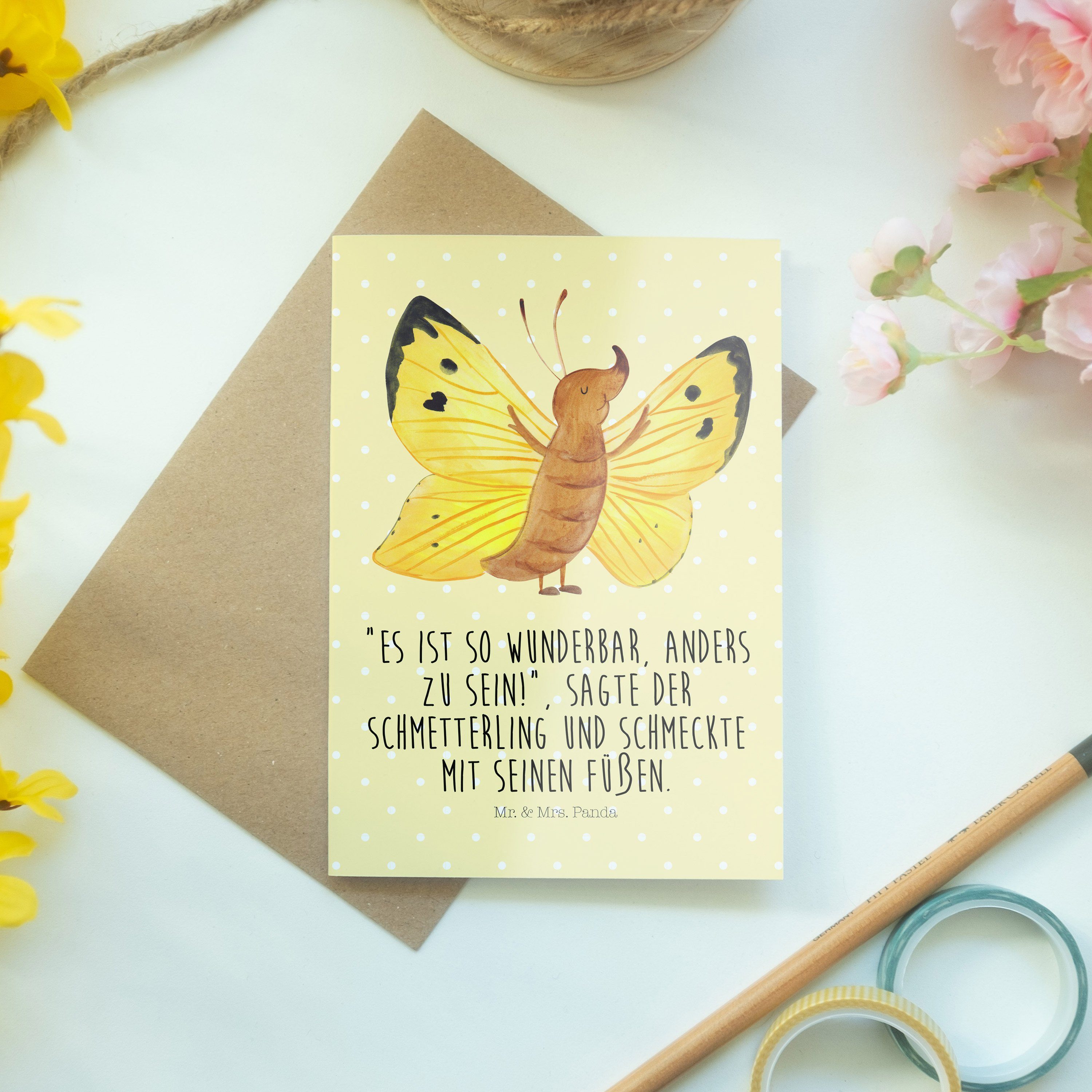 F Grußkarte Gute Schmetterling & Laune, - Geschenk, Mrs. Mr. Panda Zitronenfalter - Pastell Gelb