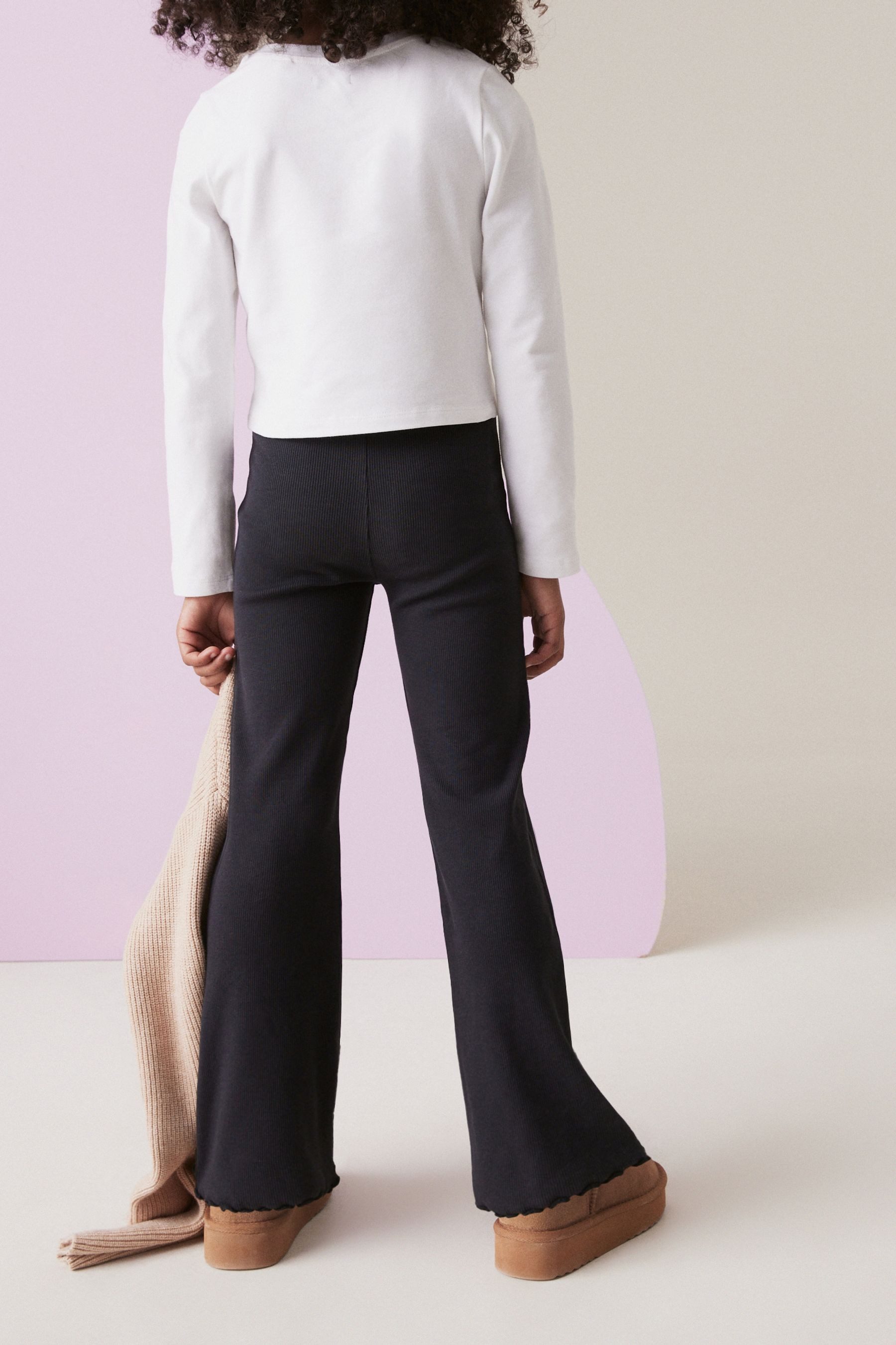 Next Leggings Gerippte Leggings mit ausgestelltem Bein (1-tlg)