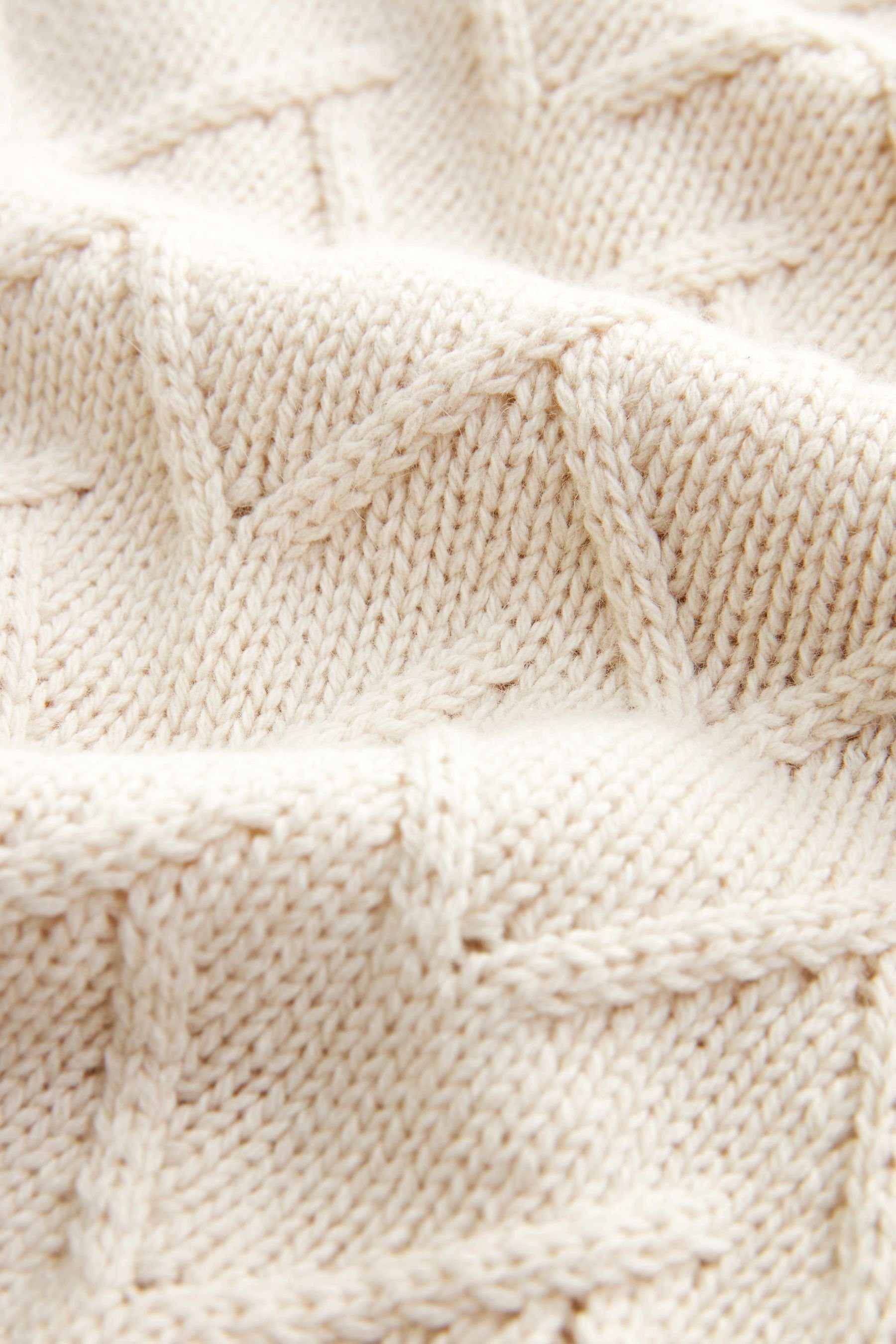 Next V-Ausschnitt-Pullover Premium-Pullover mit V-Ausschnitt und (1-tlg) White Ziernähten Ecru