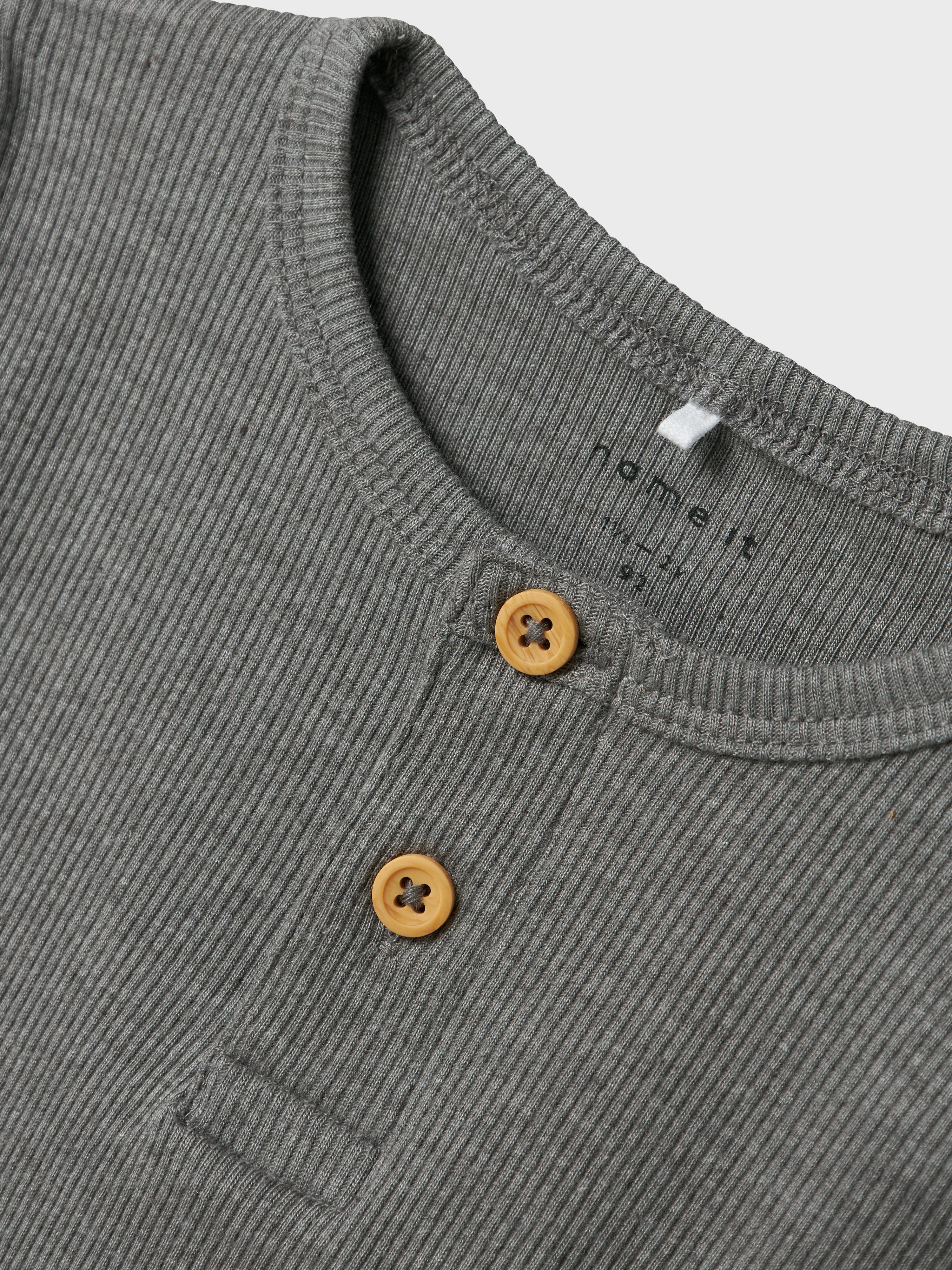 Name It Langarmshirt NMMKAB LS TOP NOOS Im Henley-Stil - mit kurzer Knopfleise, normal geschnitten – Bild 5 von 5