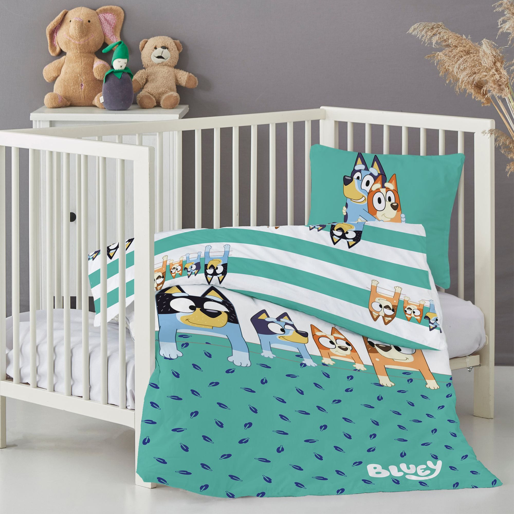 Familando Kinderbettwäsche Bluey "Family" Babygröße 100x135 günstig online kaufen