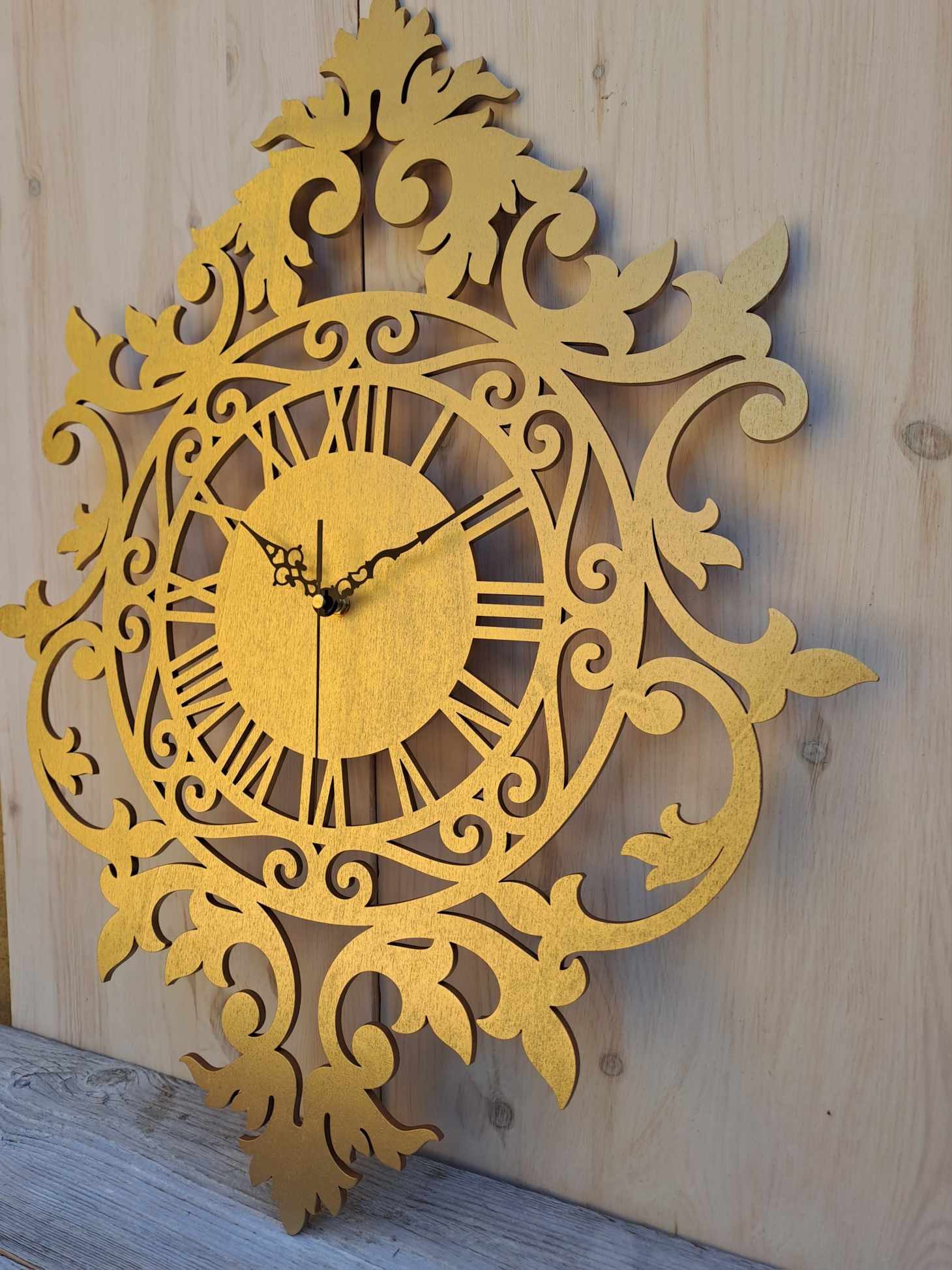 ORNAMENTI Wanduhr Grosse, vintage, retro, hingucker Wanduhr, weiss, schwarz, 50 x 62 cm (Gold, ohne Ticken, victorianisch Wanddeko, Holzdeko, Wandkunst)