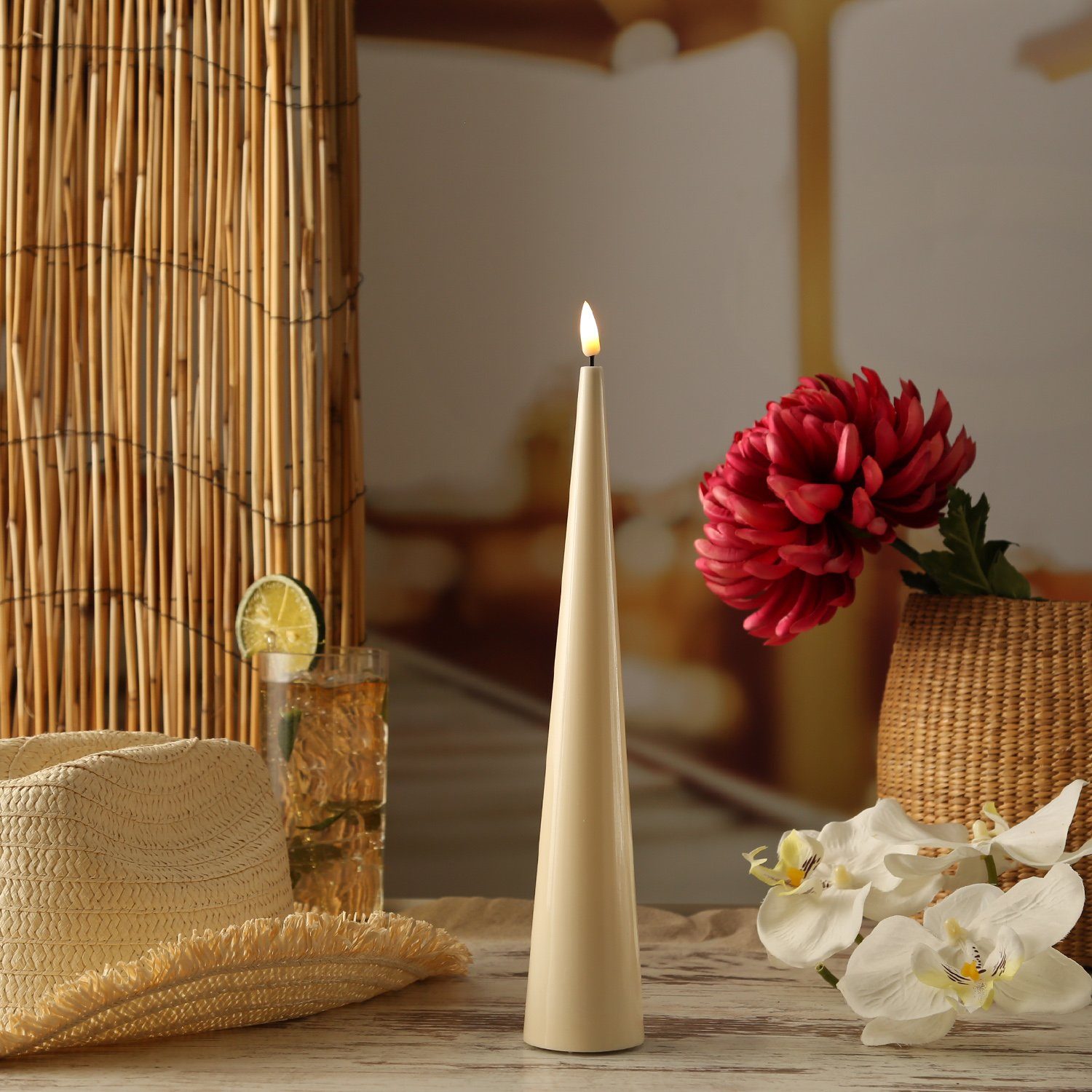 Deluxe Homeart LED-Kerze LED Kegelkerze Lea Deluxe Lack Kegelform flackernd H: 28cm creme (1-tlg)