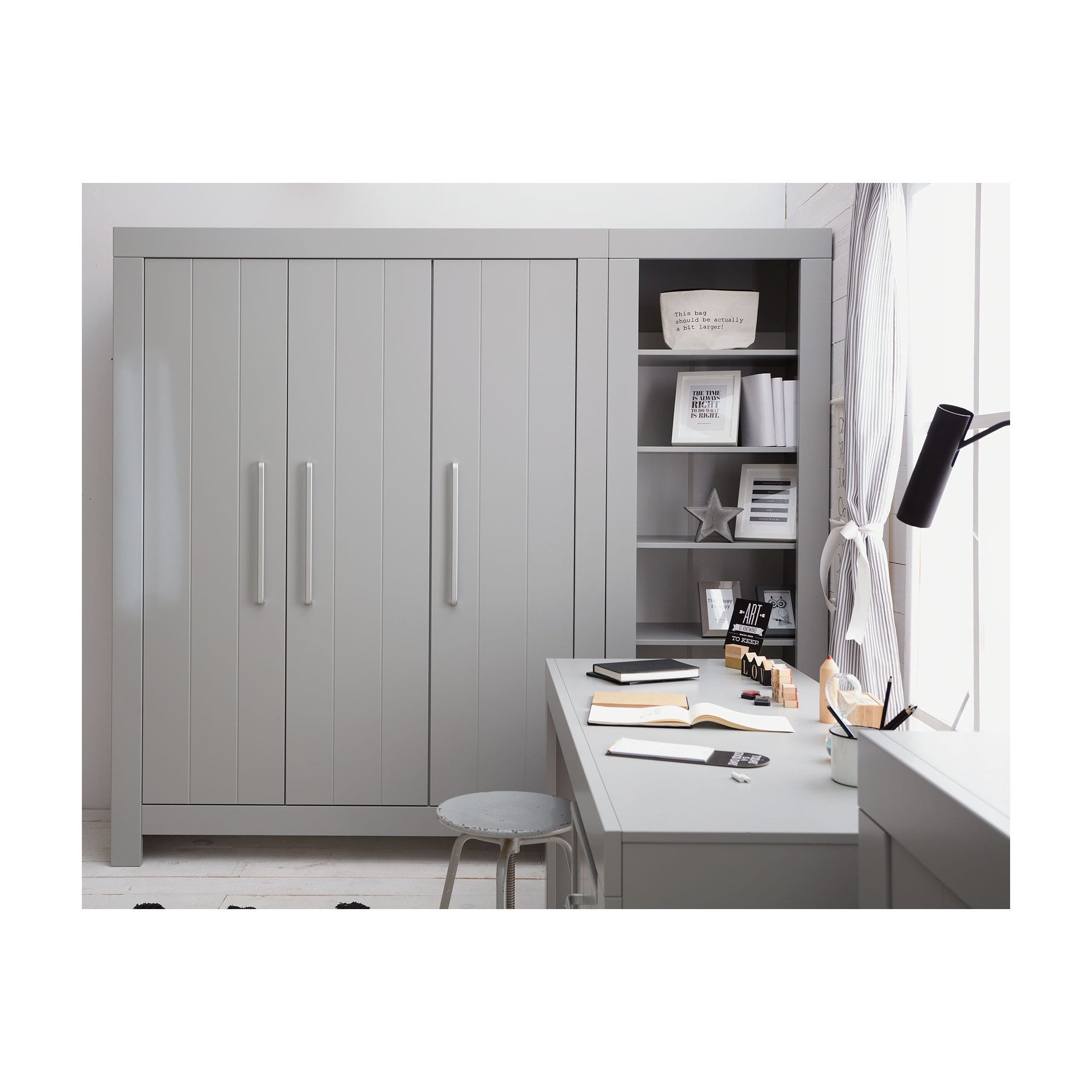 Raumhirsch Furniture Kinderkleiderschrank Großer Kleiderschrank CALMO mit 3 Türen (Maße: 156 x 56 x 205 cm (8 Einlegeböden, 2 Kleiderstangen) Soft-Close-Funktion, flexible Innenaufteilung, besonders geräumig
