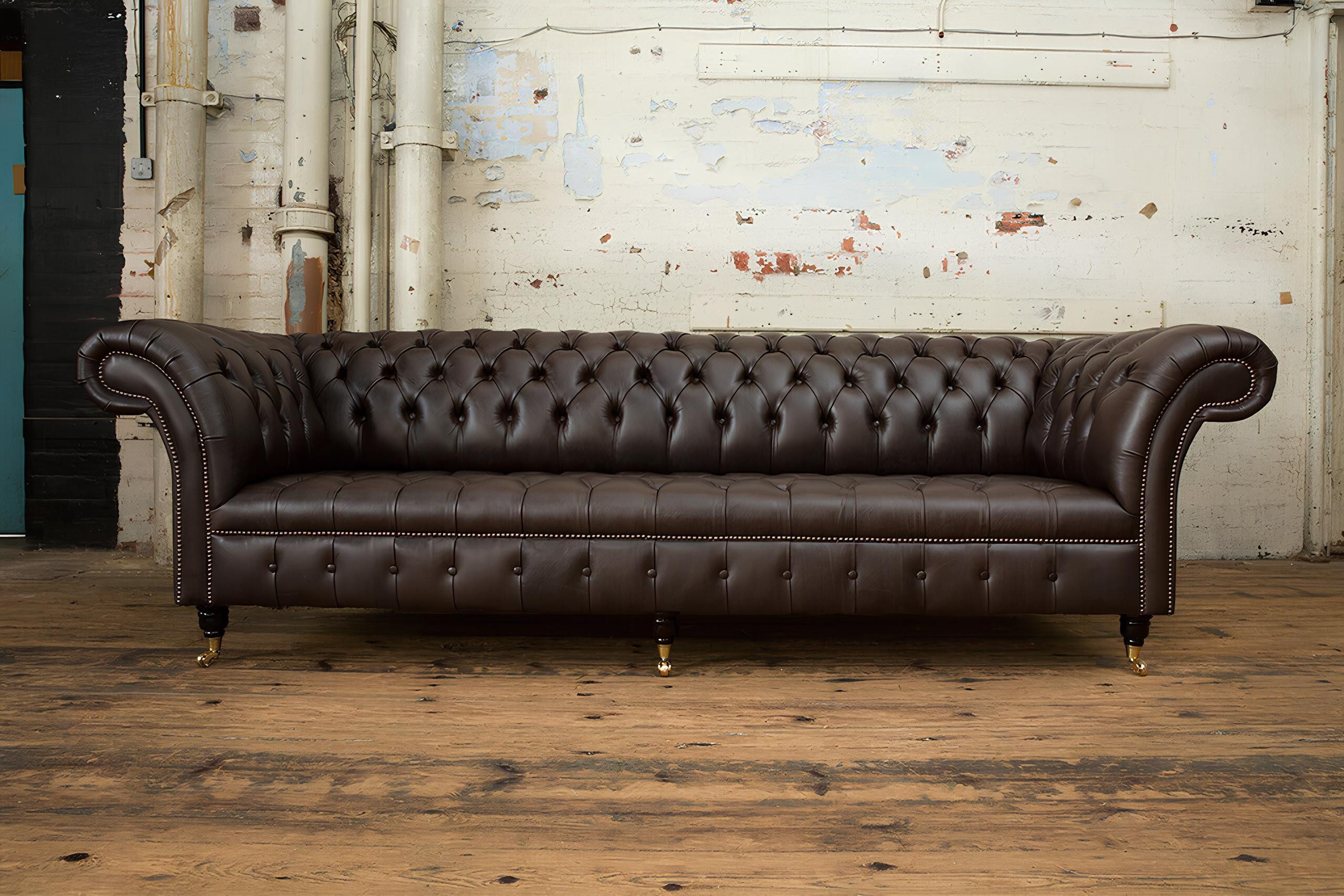 Sofa Braunes Chesterfield-Sofa mit Polsterung, 4-Sitzer-Couch