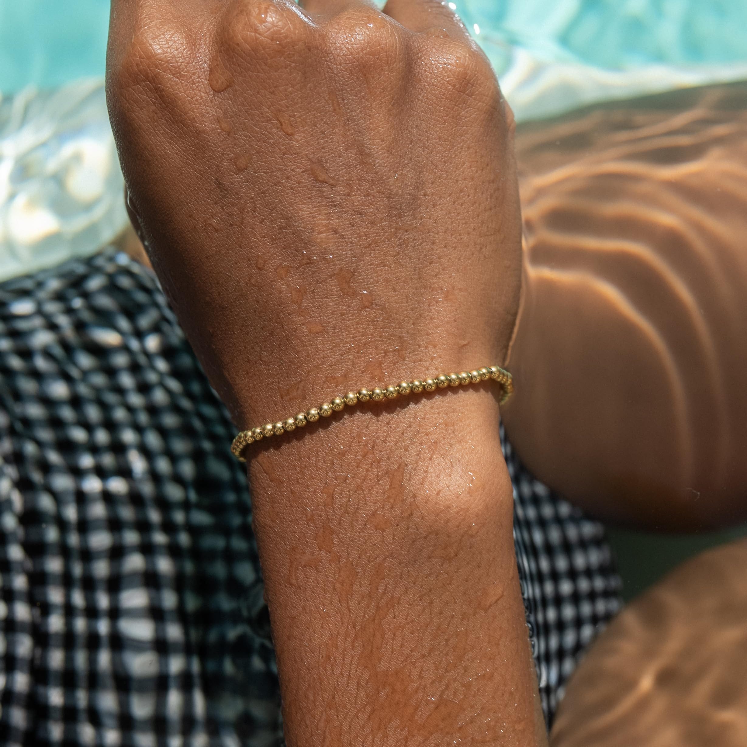 Made by Nami Perlenarmband Damen Gold Wasserfester Schmuck Geschenke für Frauen