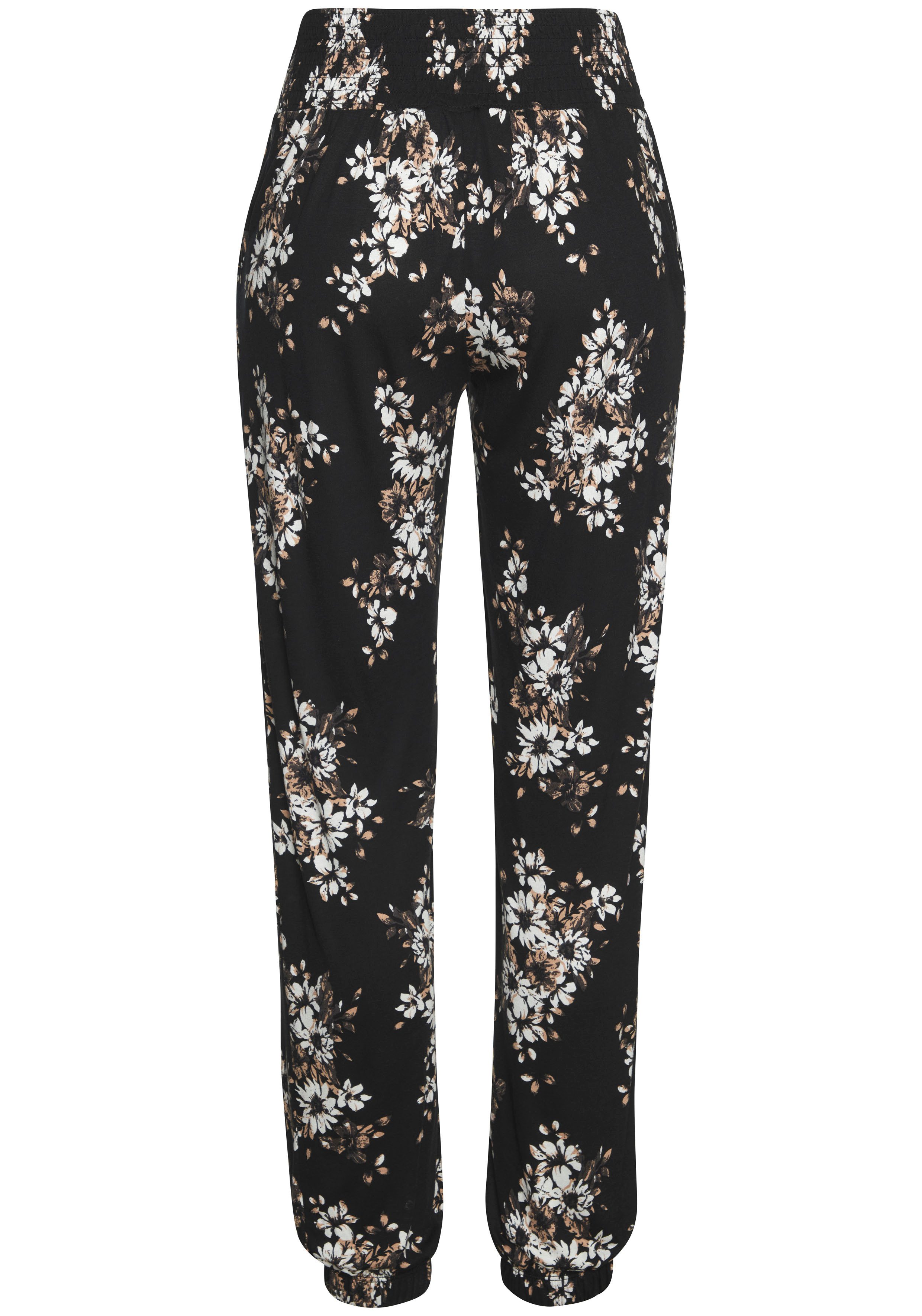 LASCANA Strandhose aus weicher, angenehmer Viskose und floralem Druck mit dezentem Blumendruck, leichte Jerseyhose, Sommerhose, Schlupfhose