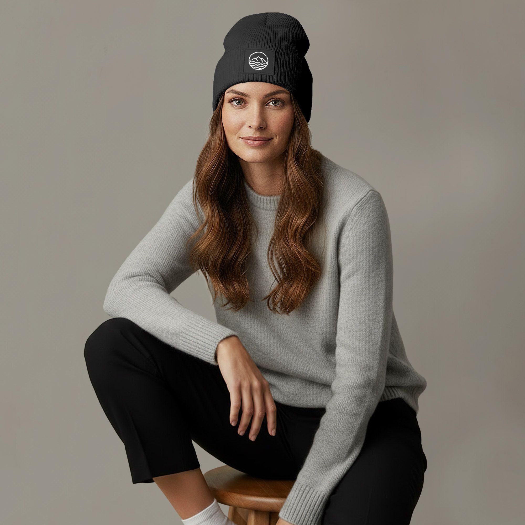 Neverless Strickmütze Damen Beanie mit Aufdruck Outdoor Logo Print Berge Meer Wintermütze