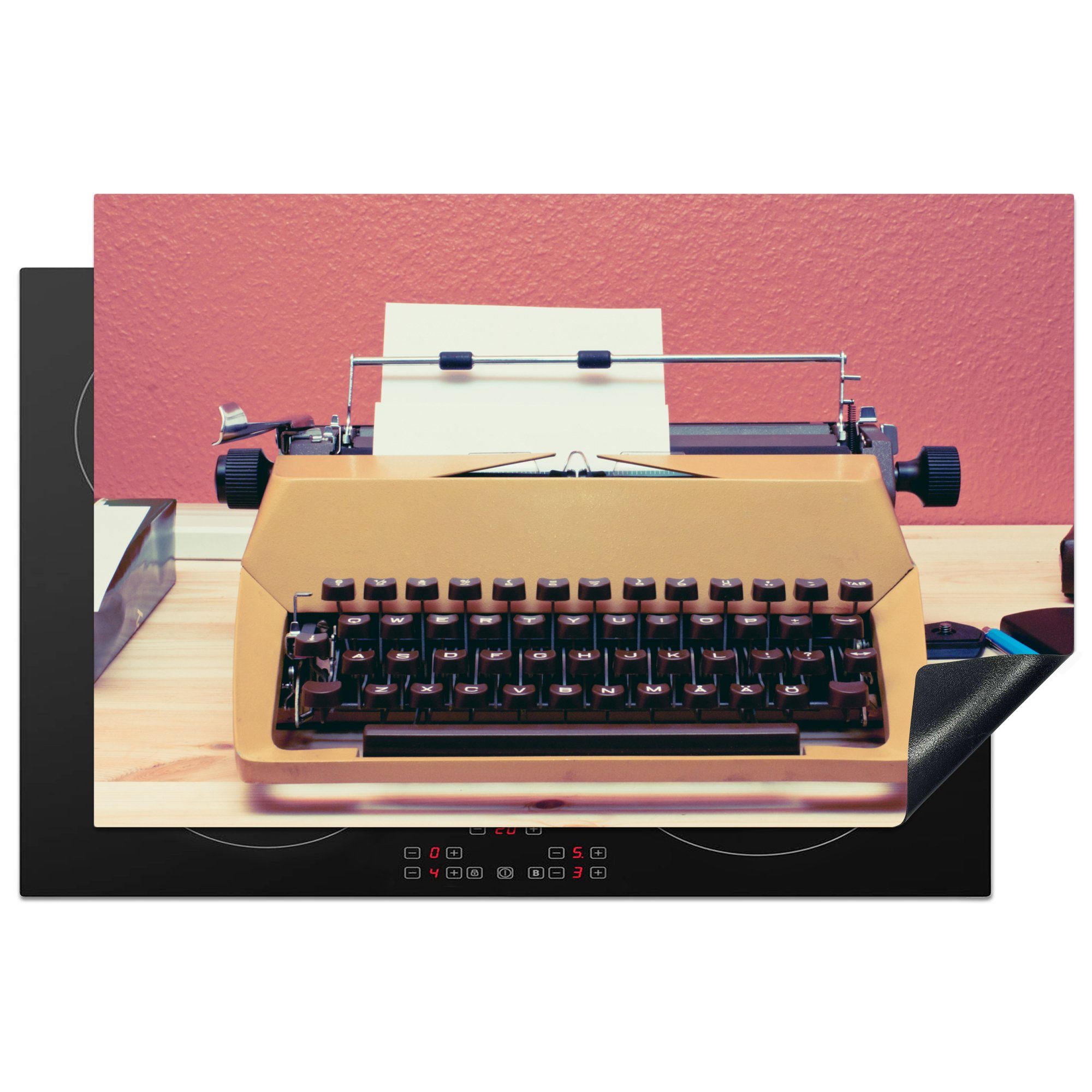 MuchoWow Herdblende-/Abdeckplatte Orangefarbene Schreibmaschine, Vinyl, (1 tlg), 81x52 cm, Induktionskochfeld Schutz für die küche, Ceranfeldabdeckung