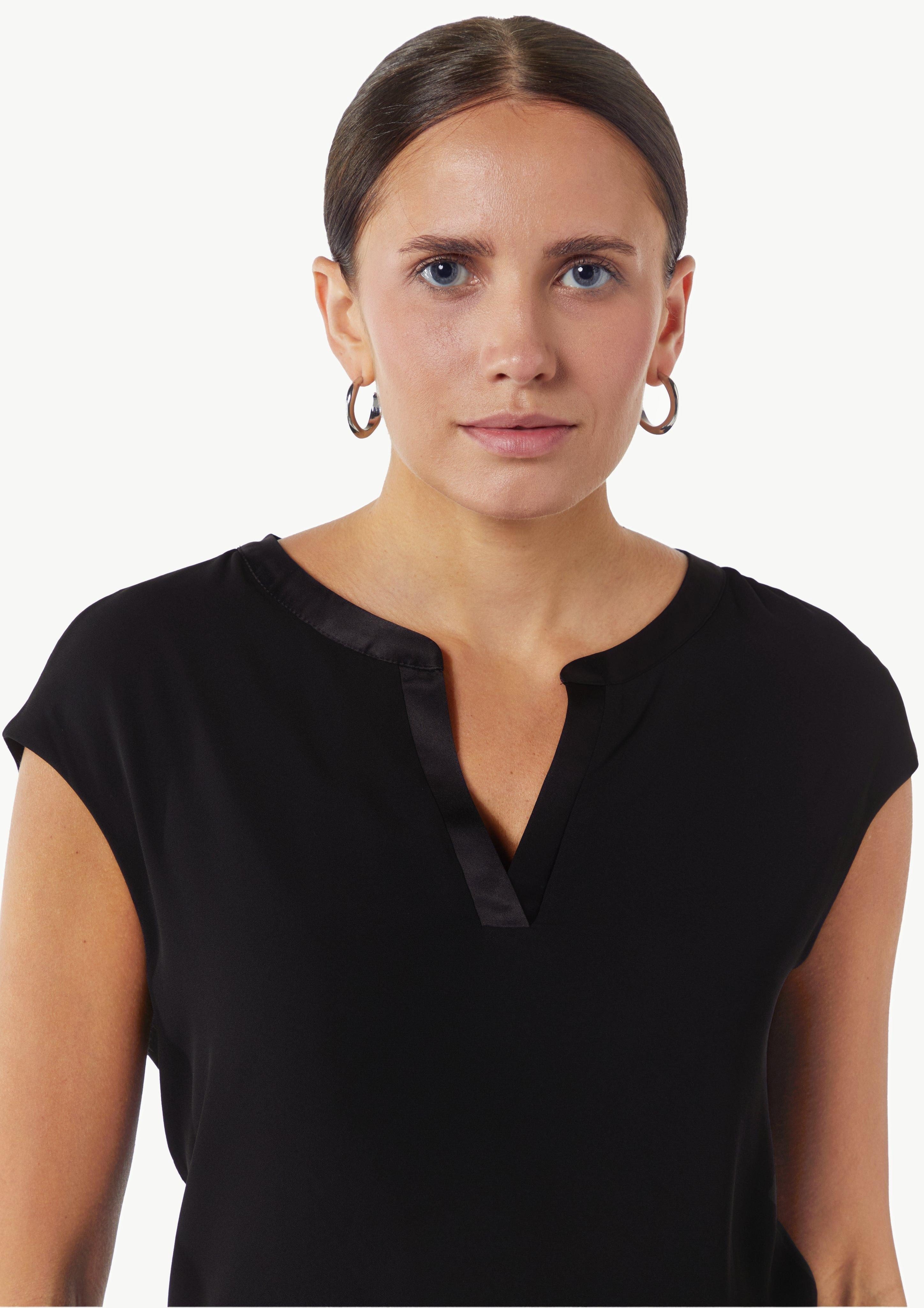comma Blusenshirt mit geschlitztem Rundhals, Satin-Optik günstig online kaufen