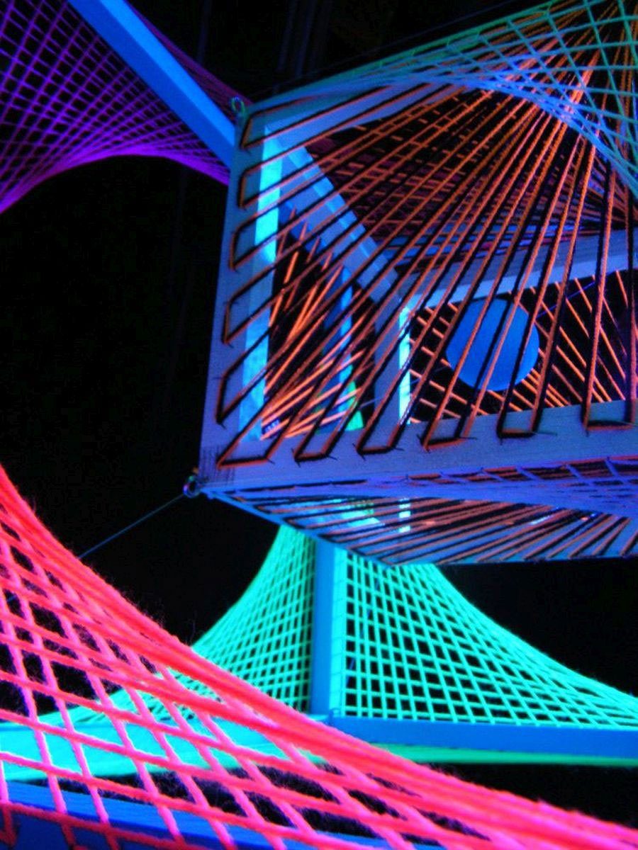 PSYWORK Fadendeko "Neon Schwarzlicht Dekoobjekt UV-aktiv, leuchtet Schwarzlicht Secret", 55cm, StringArt Würfel unter 3D