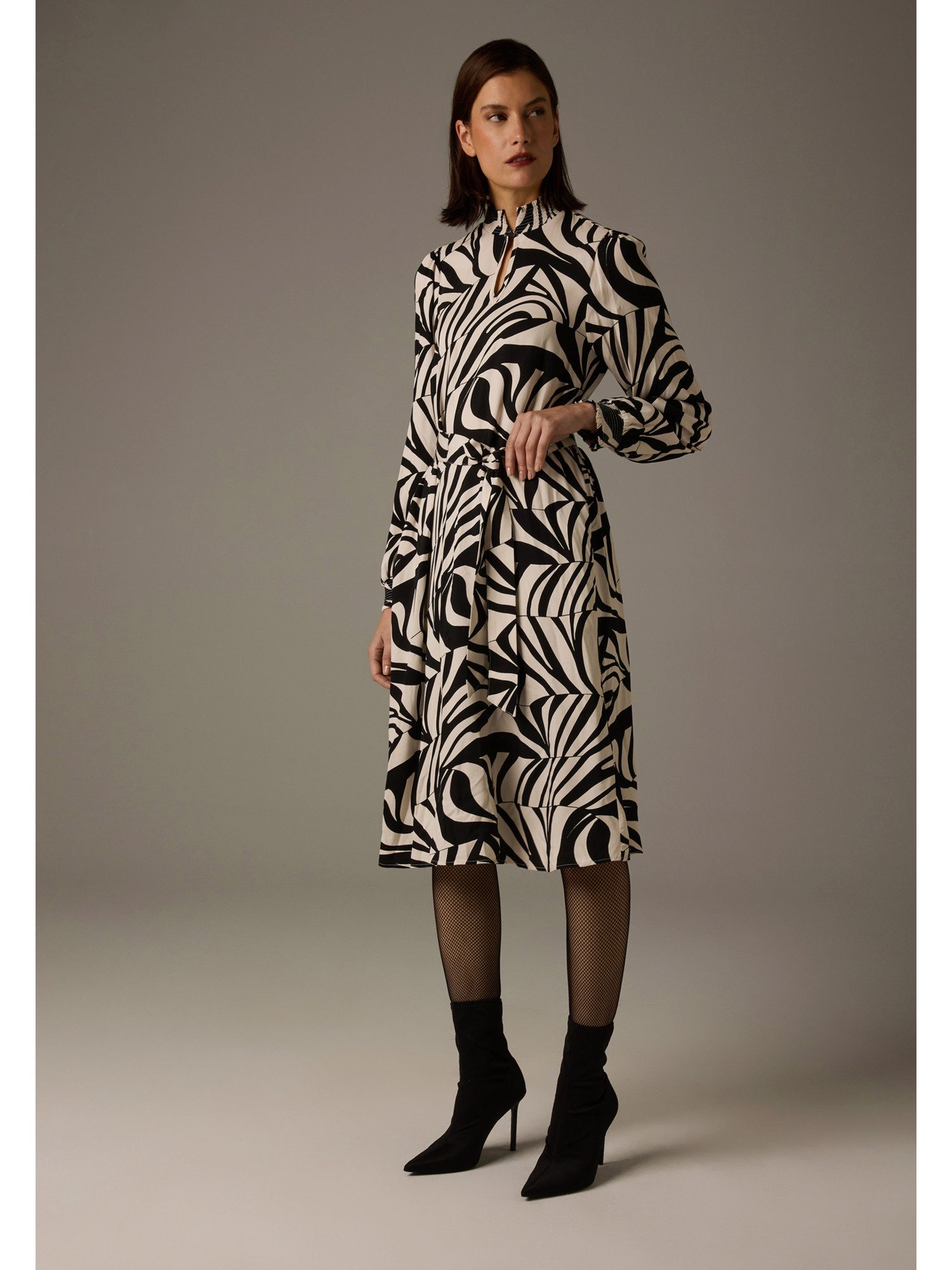 MORE&MORE A-Linien-Kleid fließendes Midikleid, Alloverprint