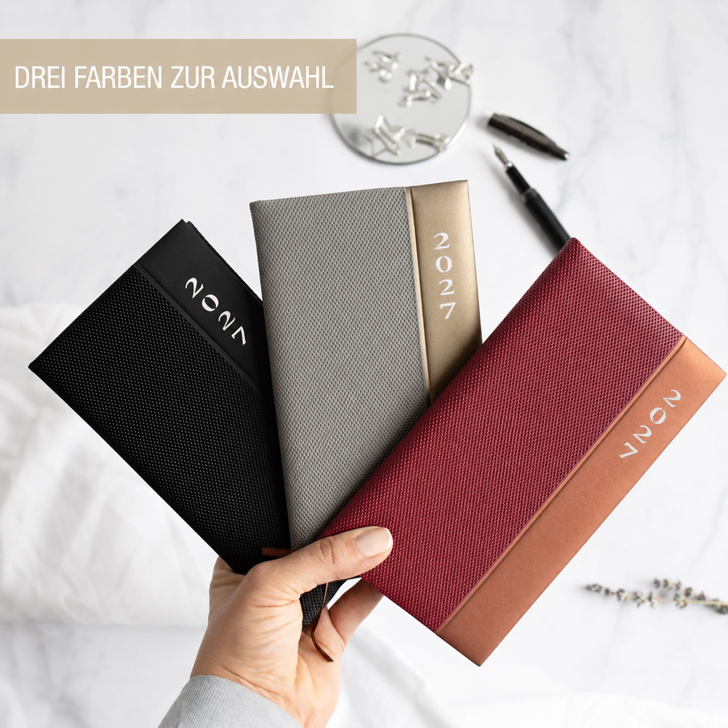 AMLI Taschenkalender Taschenkalender 2027 A6 Lang 1 Woche 2 Seiten Softtouch Schwarz, A6 Lang 10,5x17,8 cm, Softtouch, Leseband, Ferien & Feiertage – Bild 5 von 5
