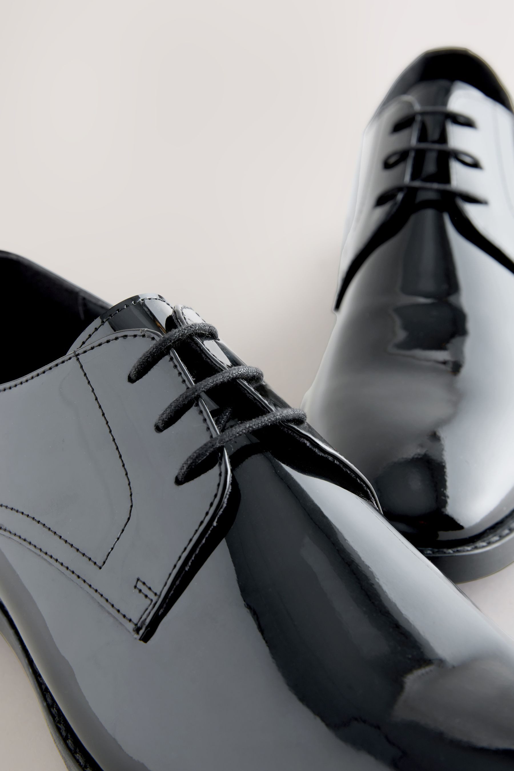 Next Derby-Schuhe aus Lackleder Schnürschuh (1-tlg)