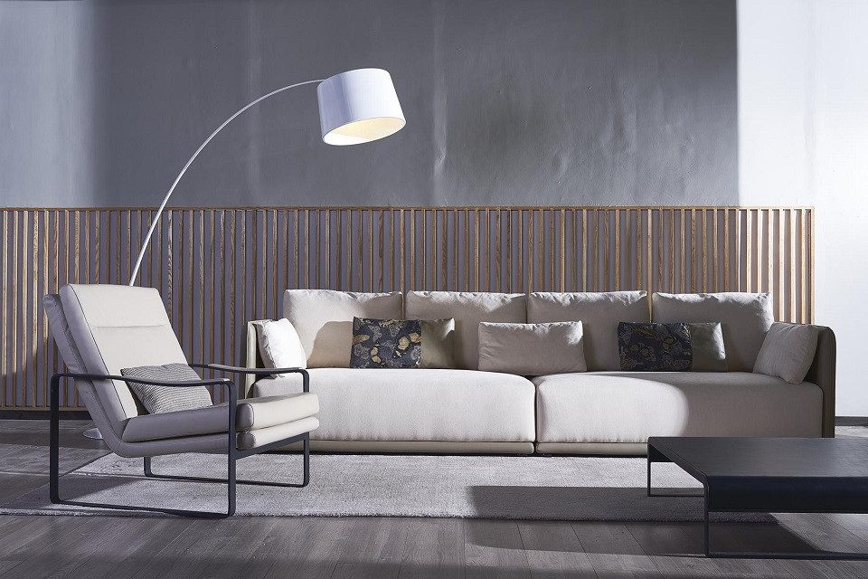 Xlmoebel Polstergarnitur Italienisches Design Sofa mit luxuriöser Polsterung und XXL-Sitzfläche, (2-tlg., Sofa 4 Sitzer + Sessel), Hergestellt in Europa