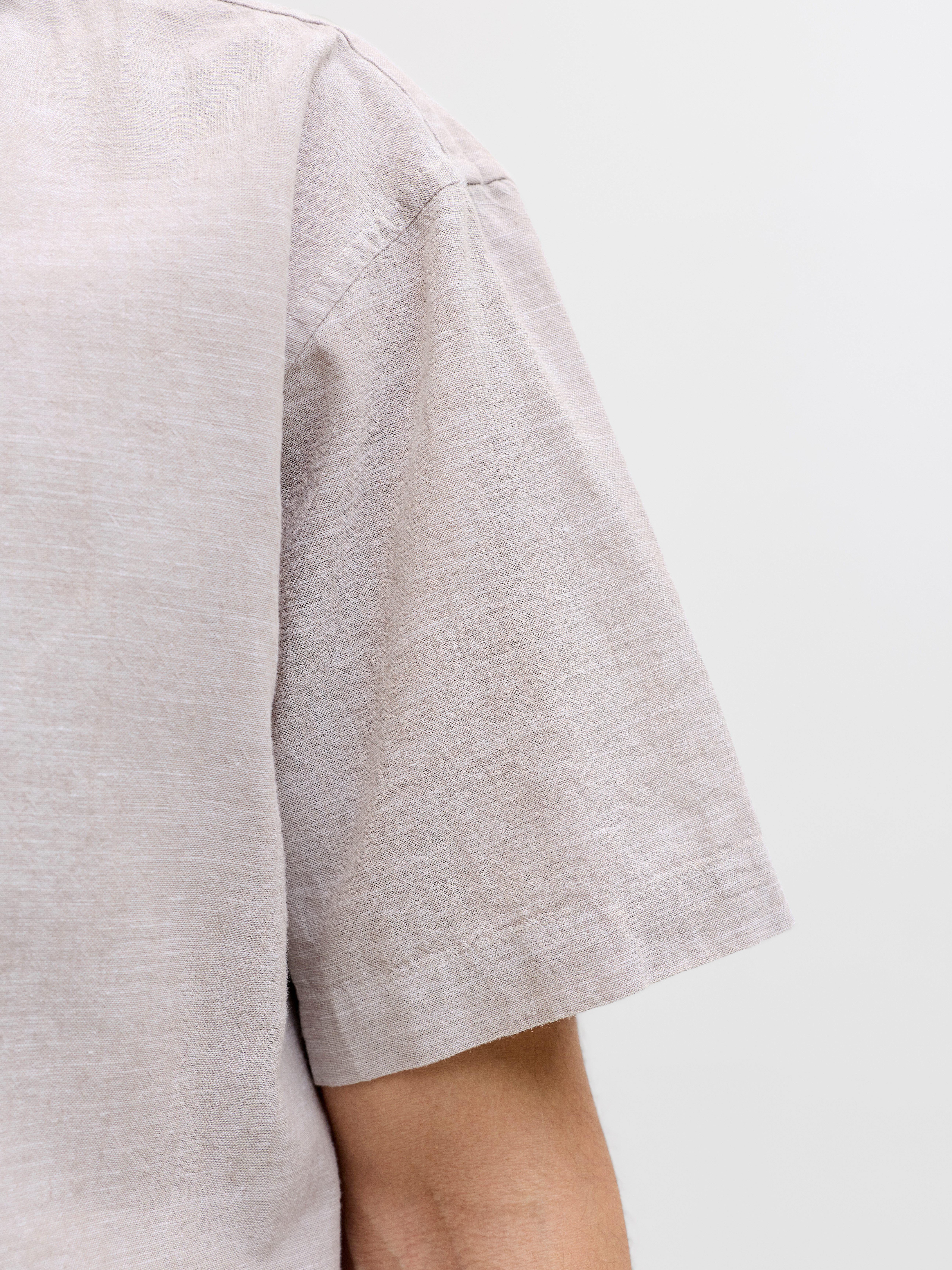 Jack & Jones Kurzarmhemd JJESUMMER LINEN BLEND RESORT SHIRT SS SN Baumwollmischung, relaxed fit