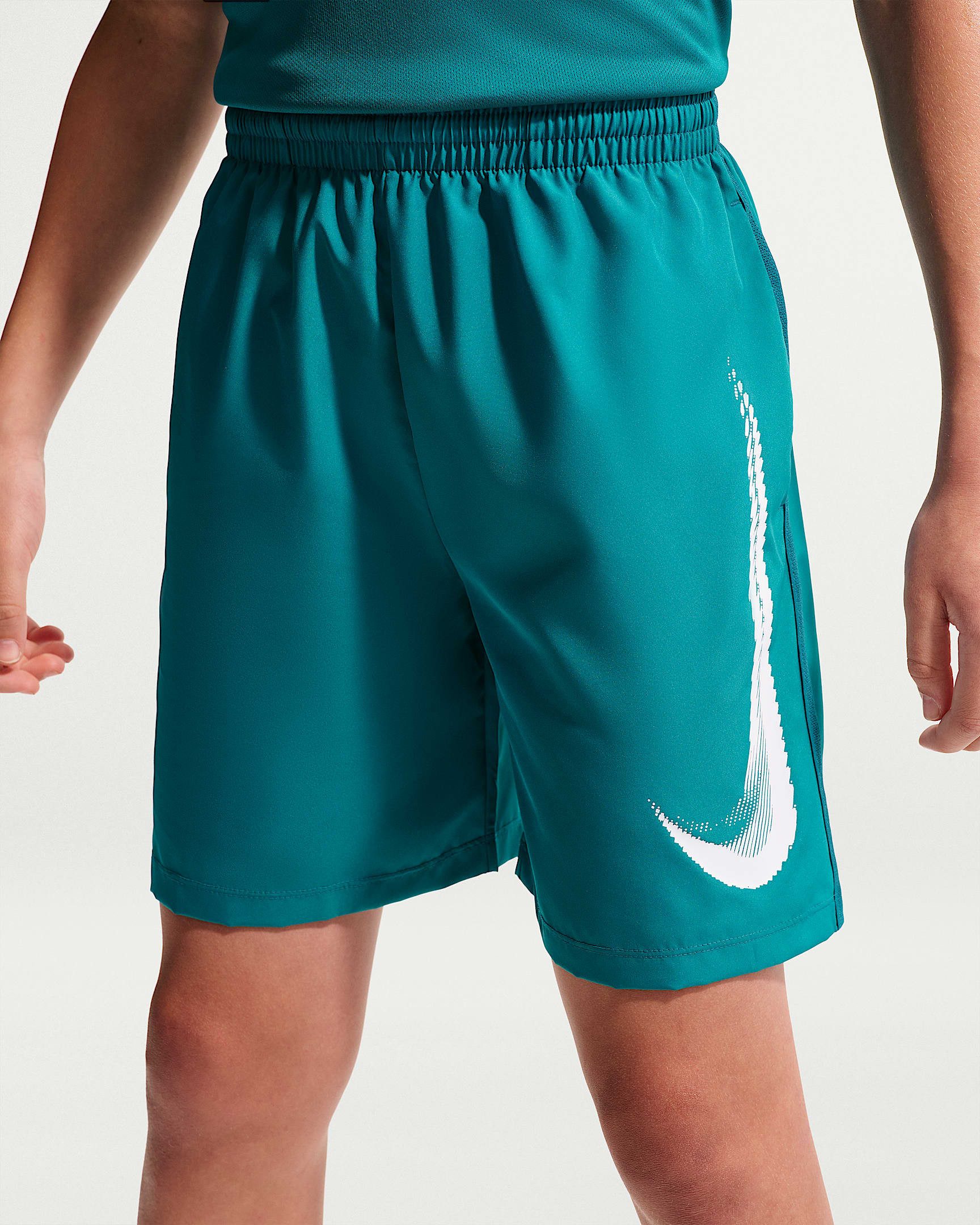 Nike Trainingsshorts Nike Multi Refresh Big Kids' (Boys) Shorts Für Kinder und Jugendliche